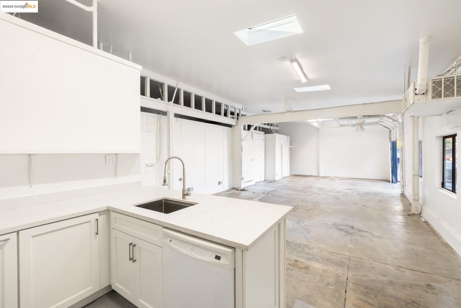 Detail Gallery Image 23 of 30 For 3403 Harlan St, Oakland,  CA 94608 - – Beds | – Baths