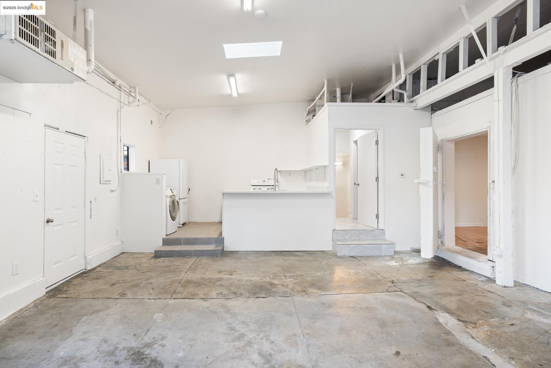 Detail Gallery Image 25 of 30 For 3403 Harlan St, Oakland,  CA 94608 - – Beds | – Baths