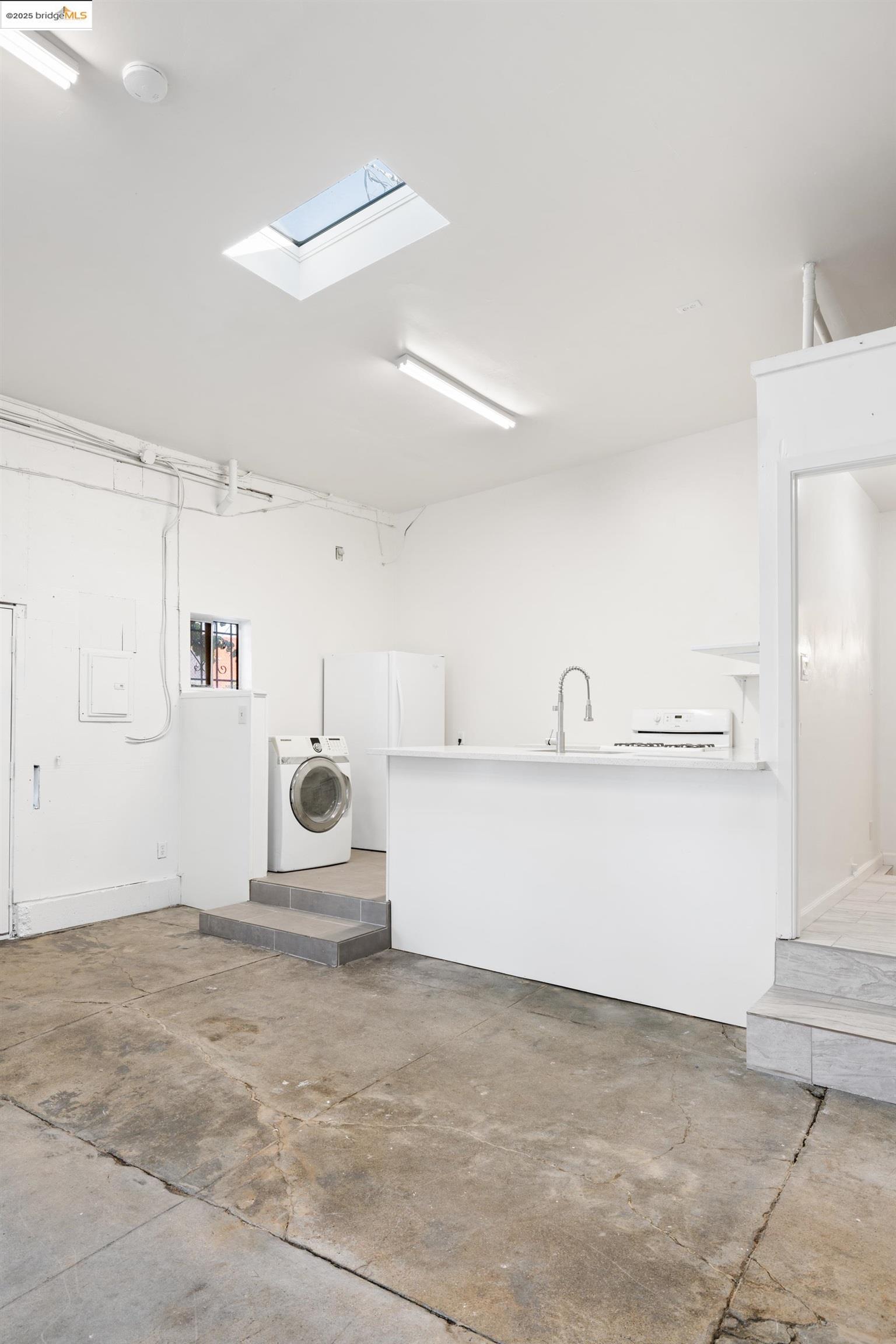 Detail Gallery Image 26 of 30 For 3403 Harlan St, Oakland,  CA 94608 - – Beds | – Baths