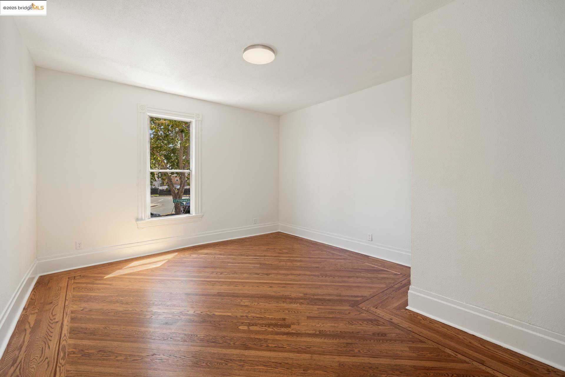 Detail Gallery Image 6 of 30 For 3403 Harlan St, Oakland,  CA 94608 - – Beds | – Baths