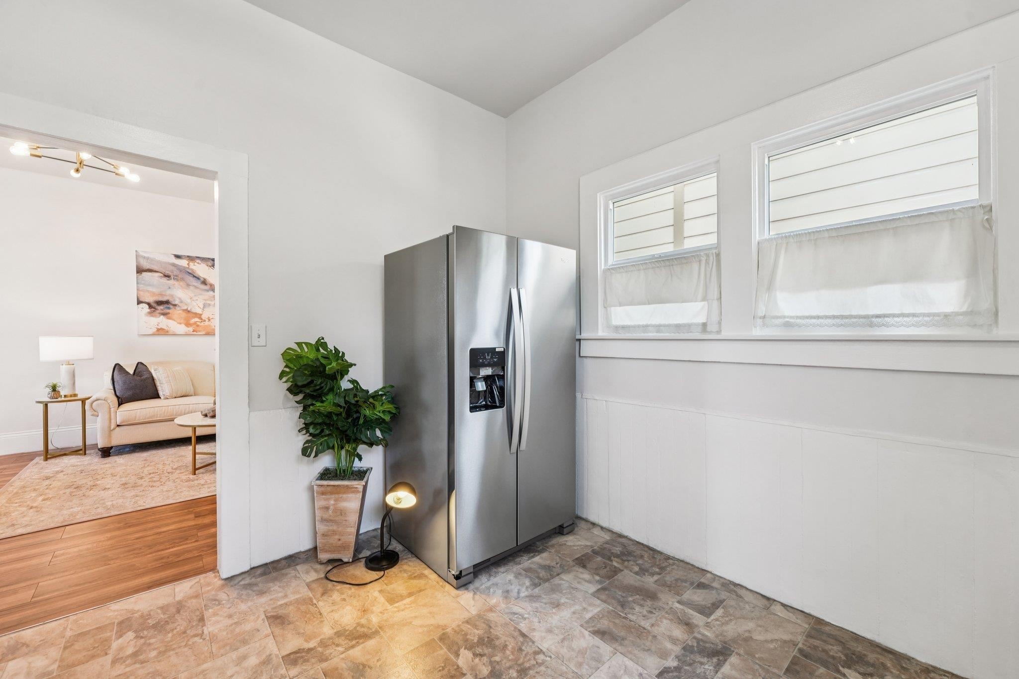 Detail Gallery Image 14 of 31 For 1549 5th Ave, Oakland,  CA 94606 - 4 Beds | 2 Baths