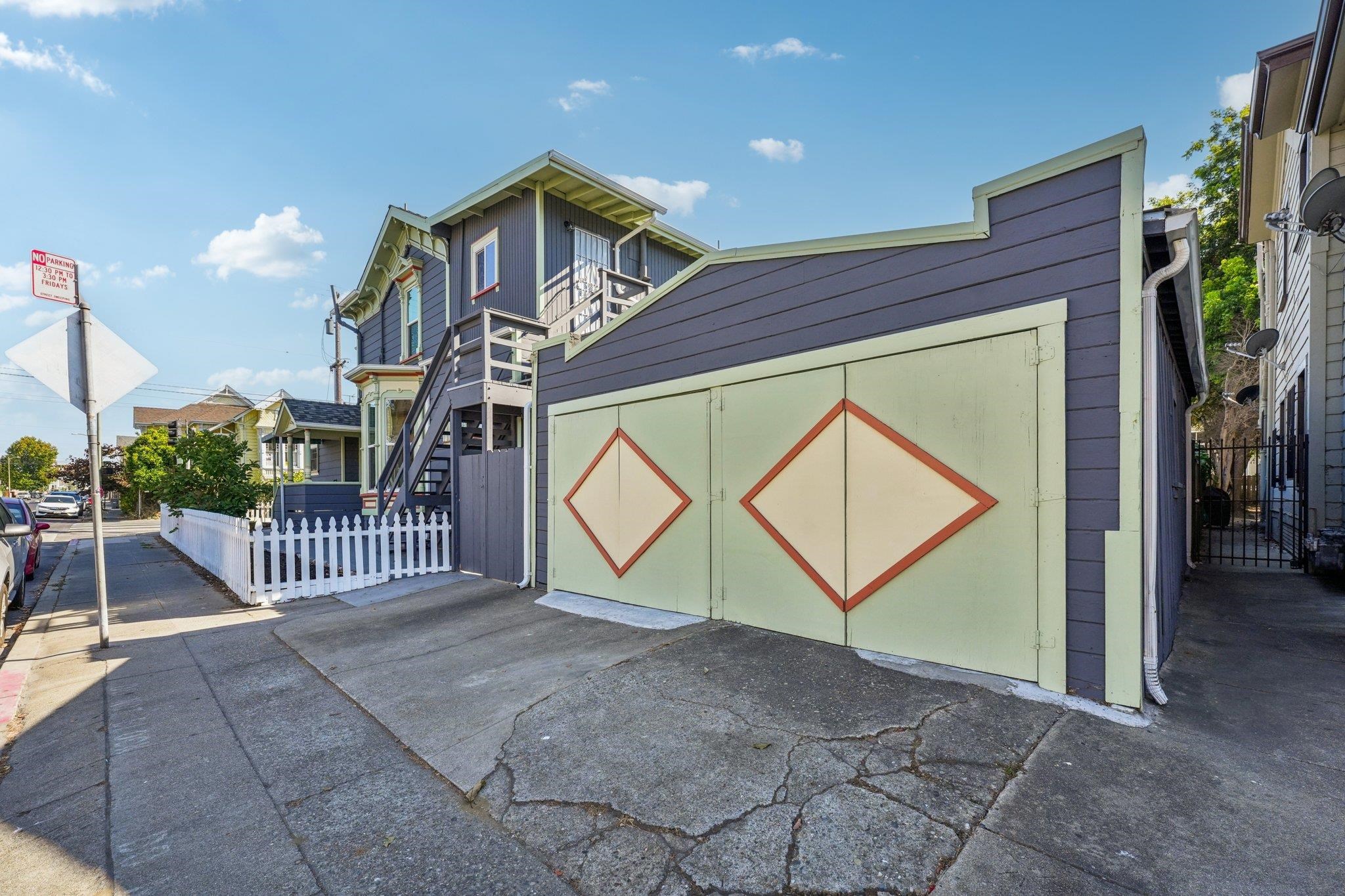 Detail Gallery Image 30 of 31 For 1549 5th Ave, Oakland,  CA 94606 - 4 Beds | 2 Baths