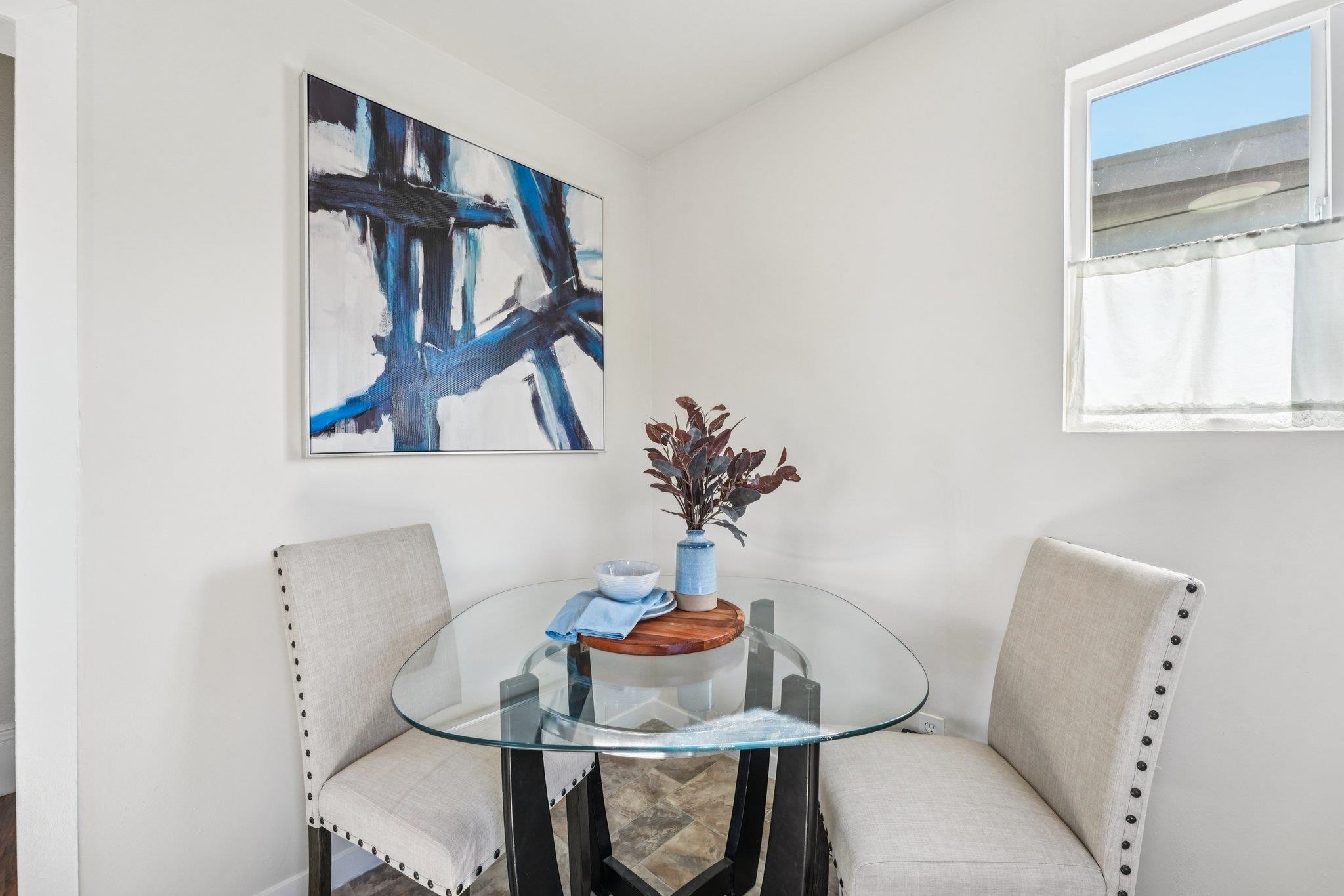 Detail Gallery Image 9 of 31 For 1549 5th Ave, Oakland,  CA 94606 - 4 Beds | 2 Baths