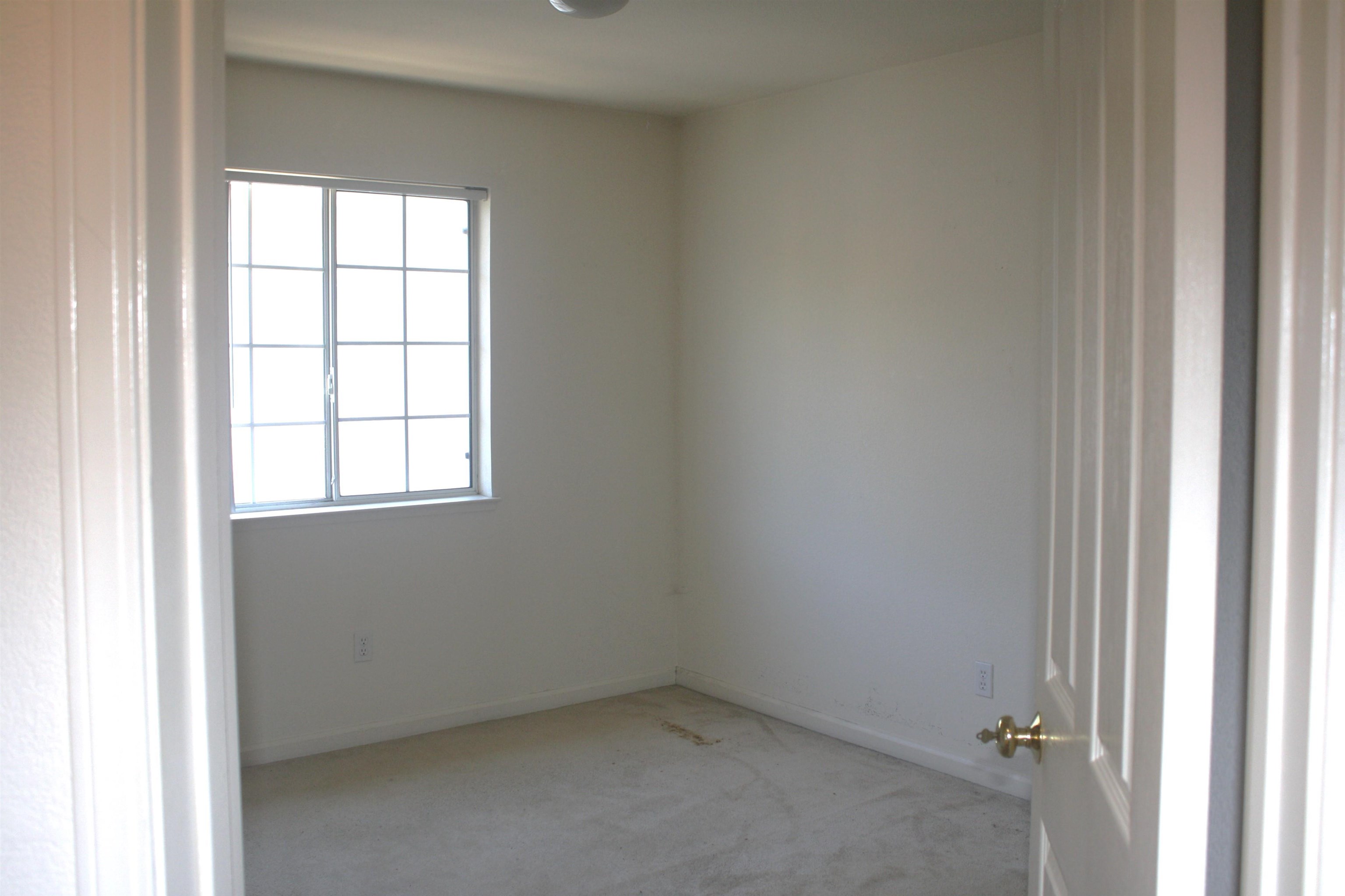 Detail Gallery Image 16 of 33 For 2011 Agate Ct, Vallejo,  CA 94591 - 5 Beds | 3 Baths