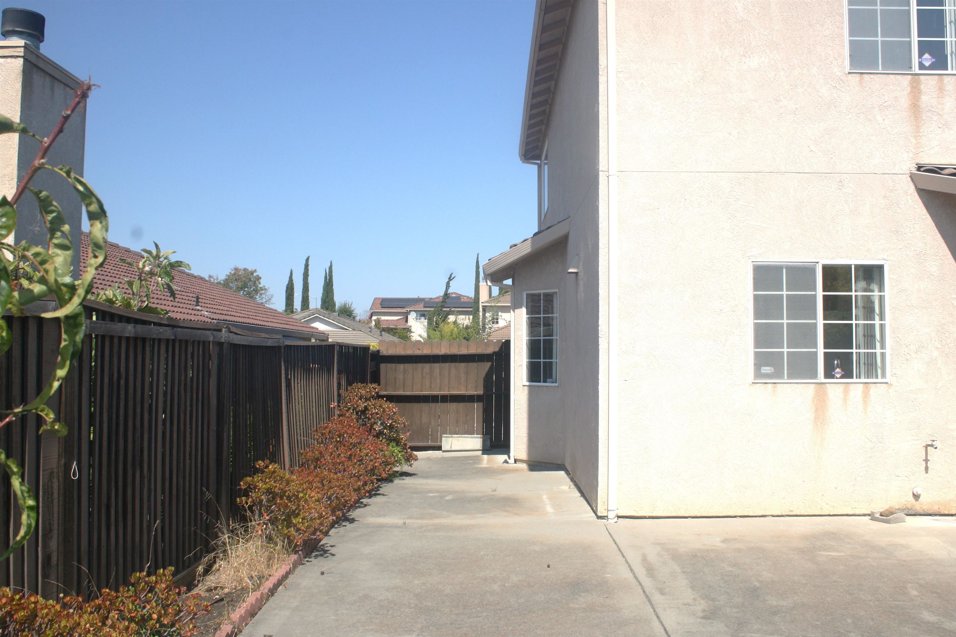 Detail Gallery Image 29 of 33 For 2011 Agate Ct, Vallejo,  CA 94591 - 5 Beds | 3 Baths