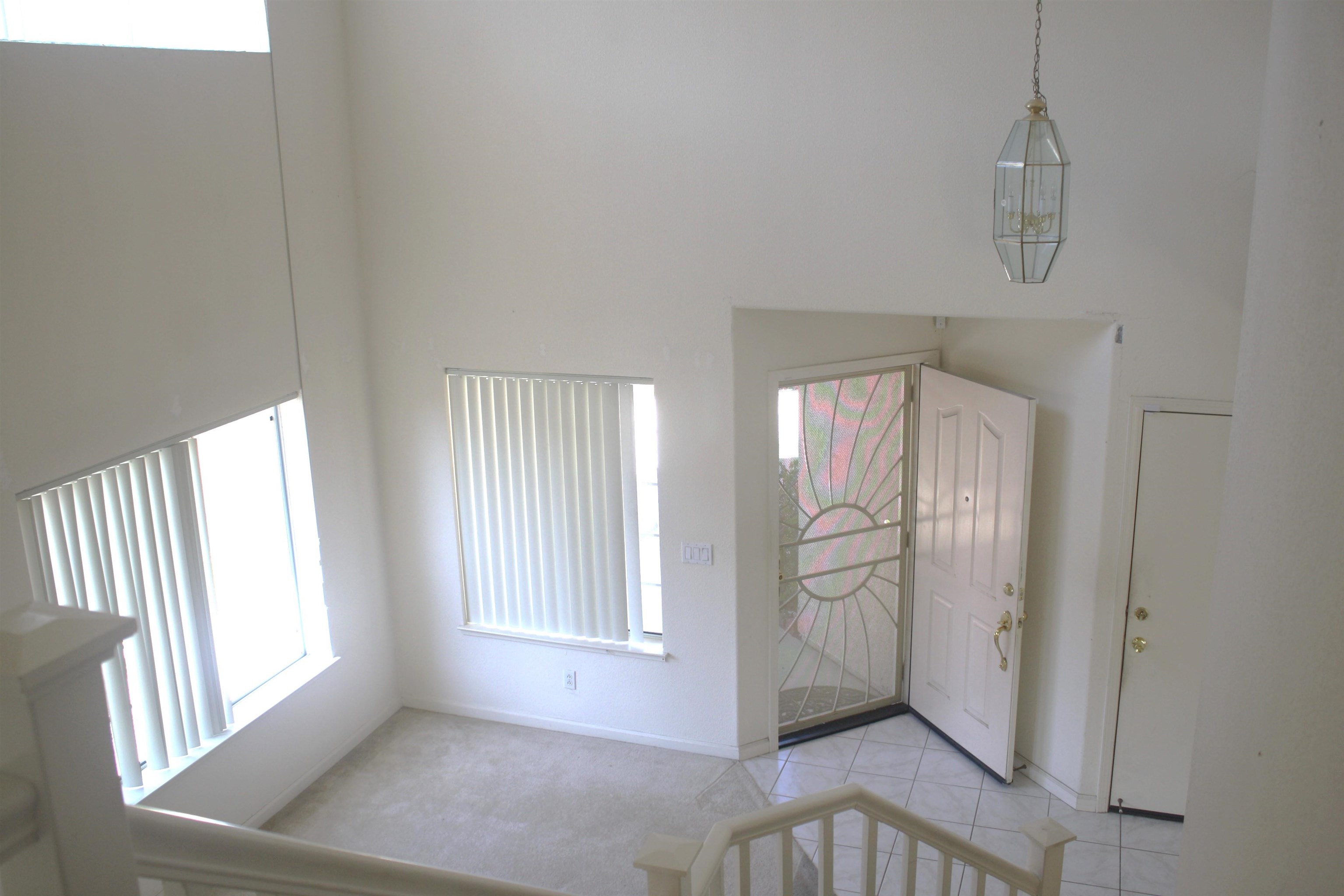 Detail Gallery Image 8 of 33 For 2011 Agate Ct, Vallejo,  CA 94591 - 5 Beds | 3 Baths