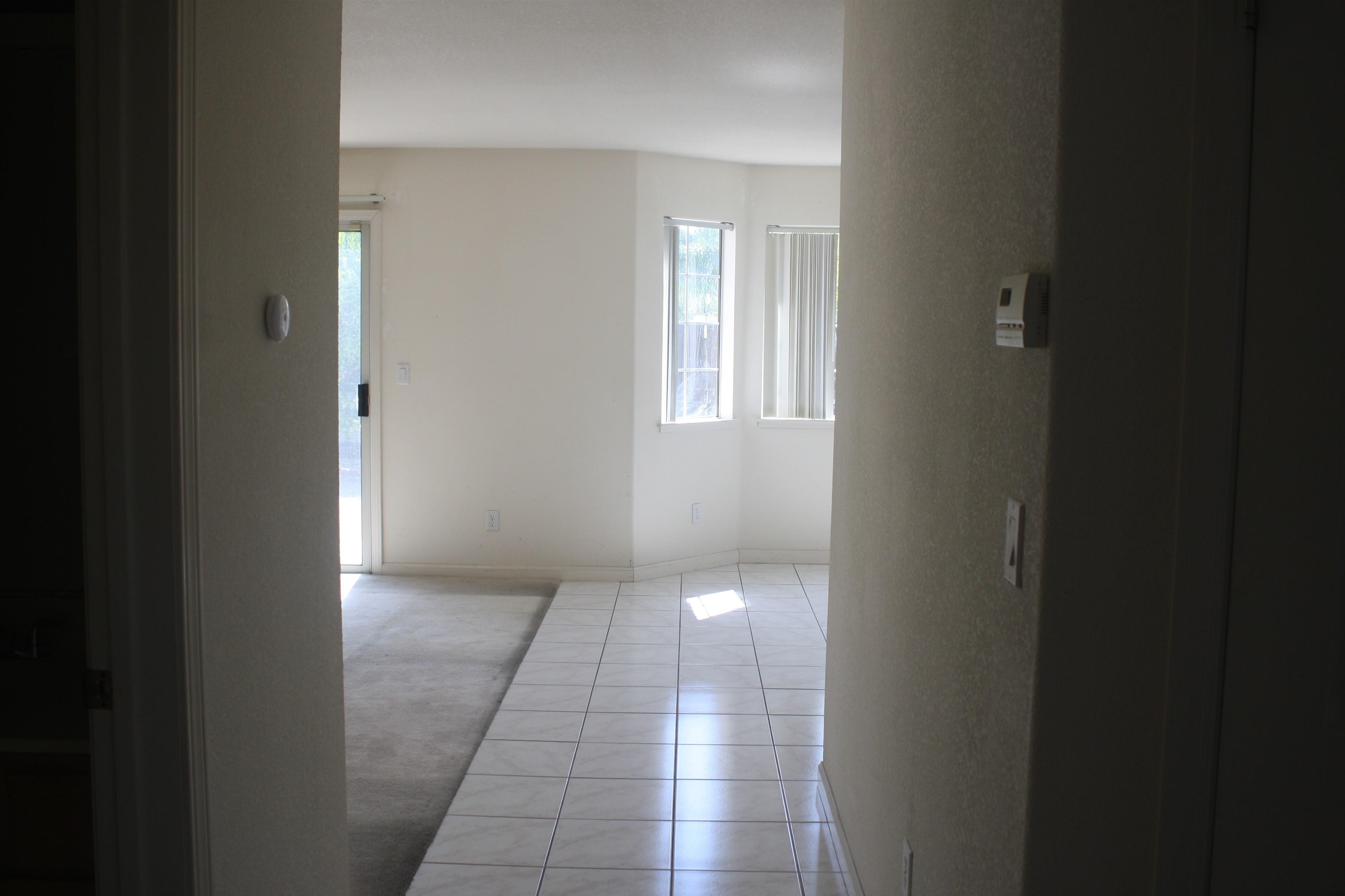 Detail Gallery Image 9 of 33 For 2011 Agate Ct, Vallejo,  CA 94591 - 5 Beds | 3 Baths