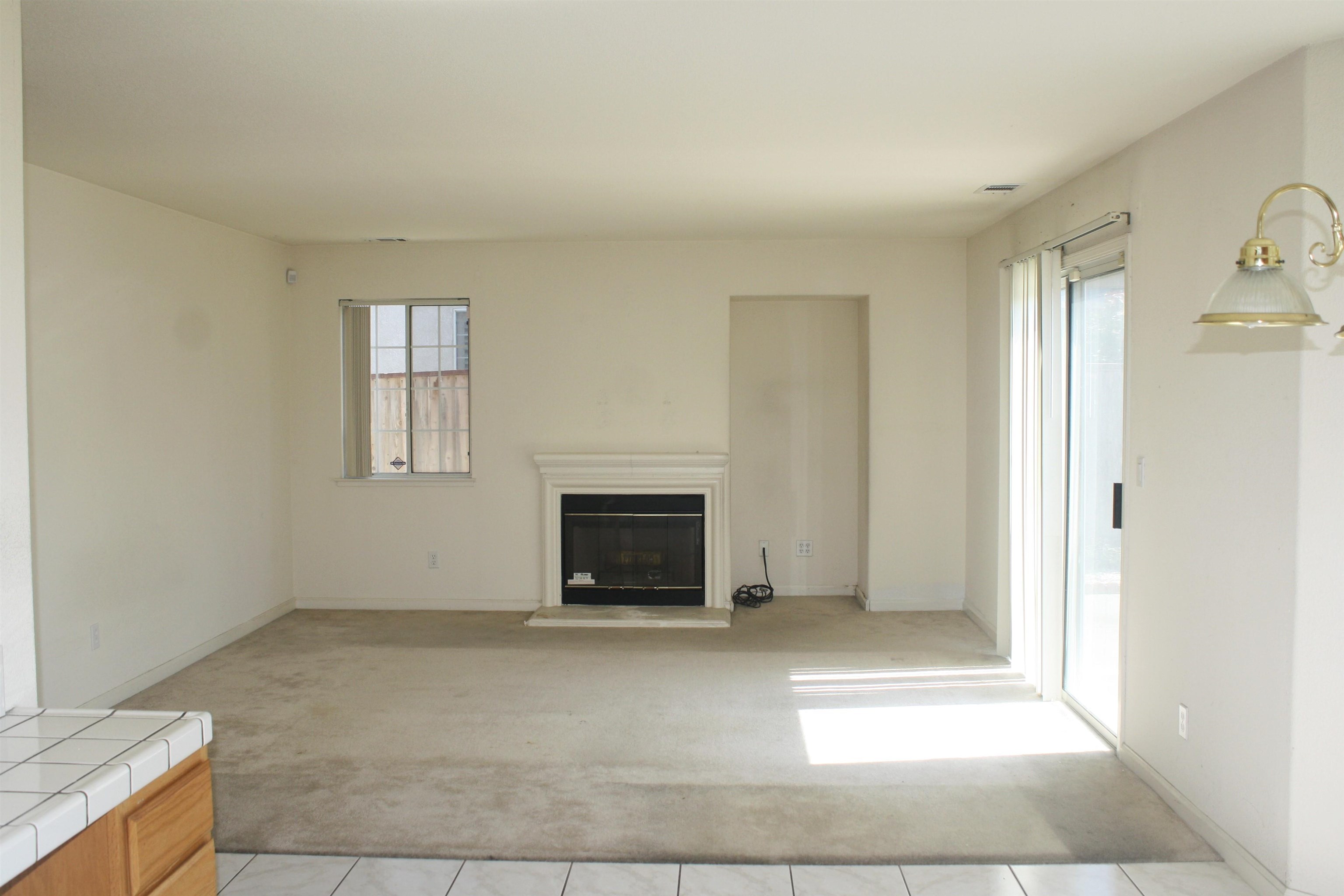 Detail Gallery Image 10 of 33 For 2011 Agate Ct, Vallejo,  CA 94591 - 5 Beds | 3 Baths