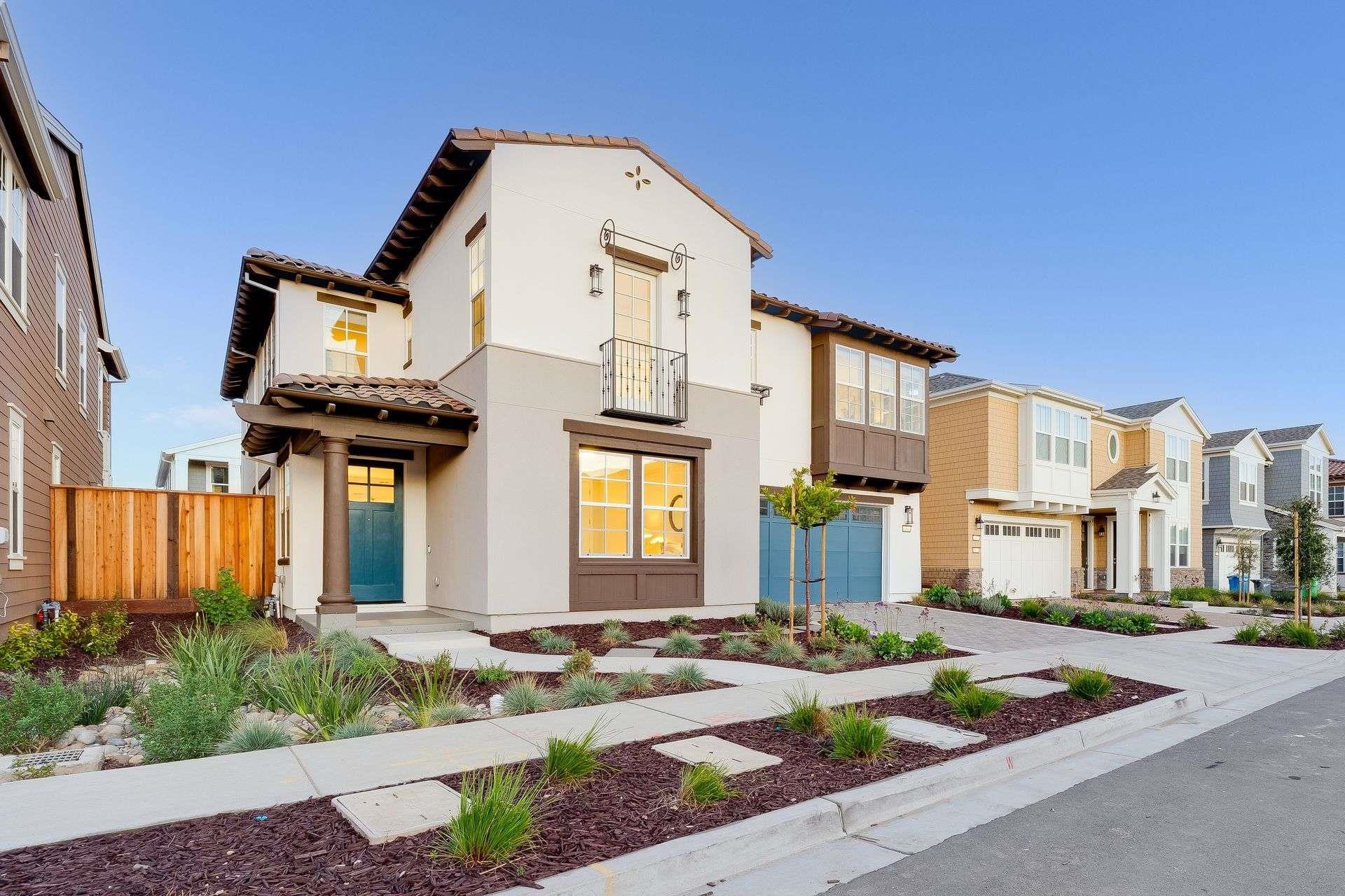 Detail Gallery Image 2 of 44 For 32613 Singh Circle, Union City,  CA 94587 - 4 Beds | 4 Baths