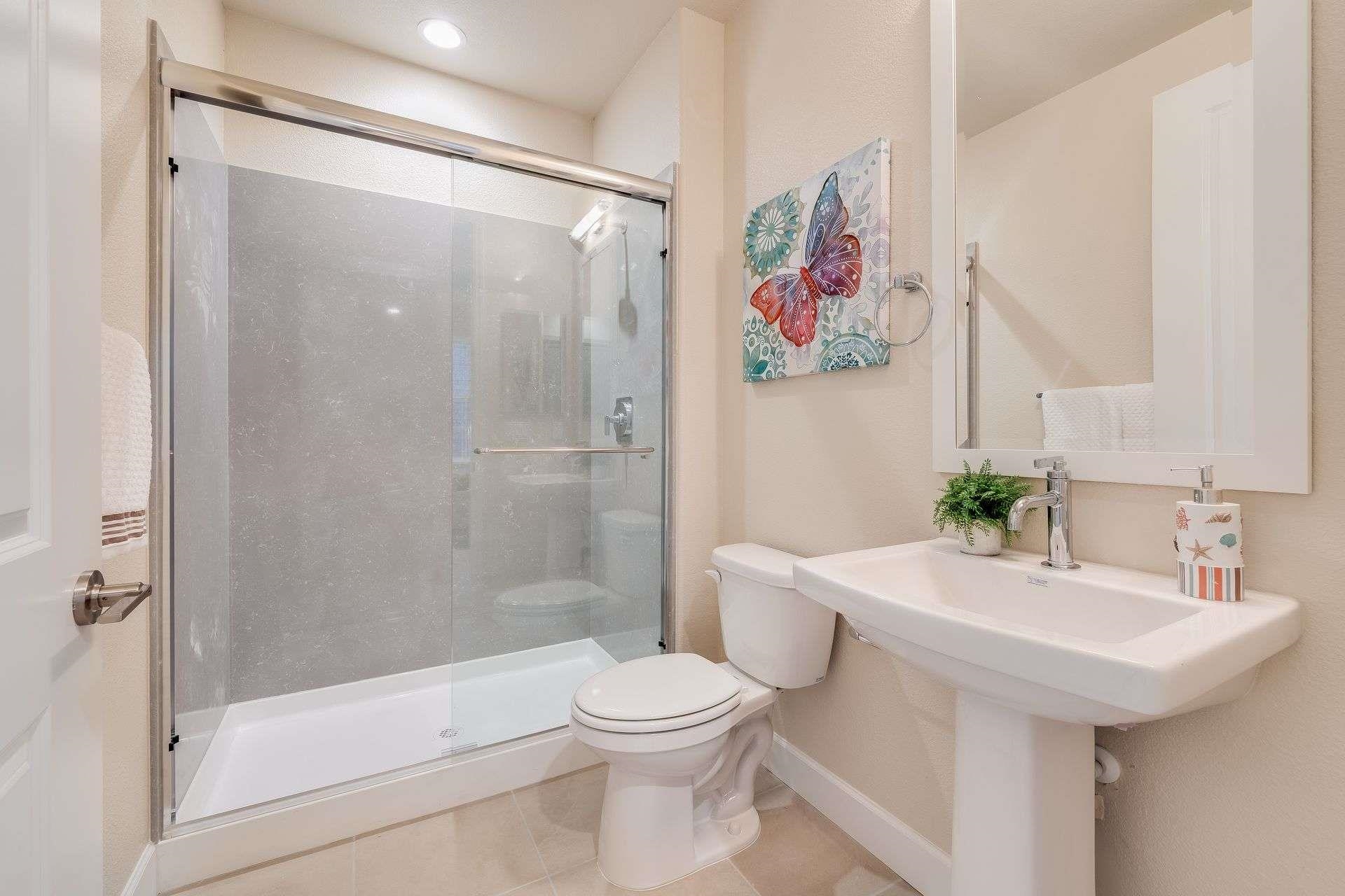 Detail Gallery Image 4 of 44 For 32613 Singh Circle, Union City,  CA 94587 - 4 Beds | 4 Baths