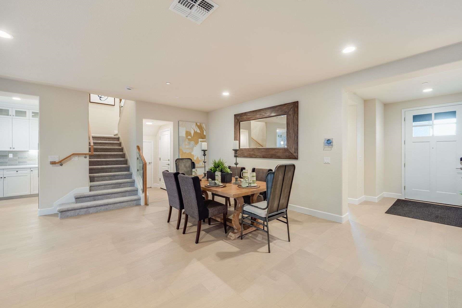 Detail Gallery Image 8 of 44 For 32613 Singh Circle, Union City,  CA 94587 - 4 Beds | 4 Baths