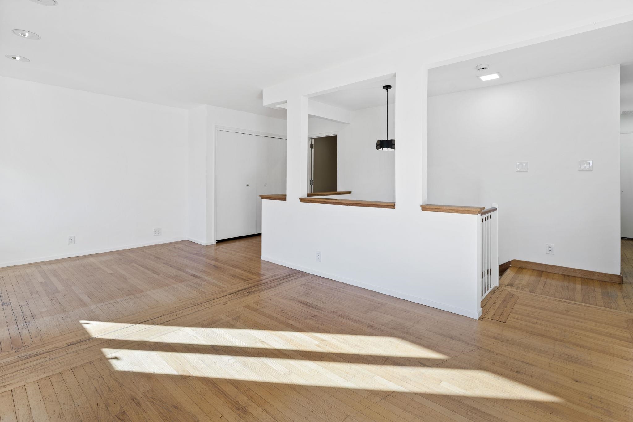 Detail Gallery Image 8 of 60 For 260 Amber Dr, San Francisco,  CA 94131 - 5 Beds | 3 Baths