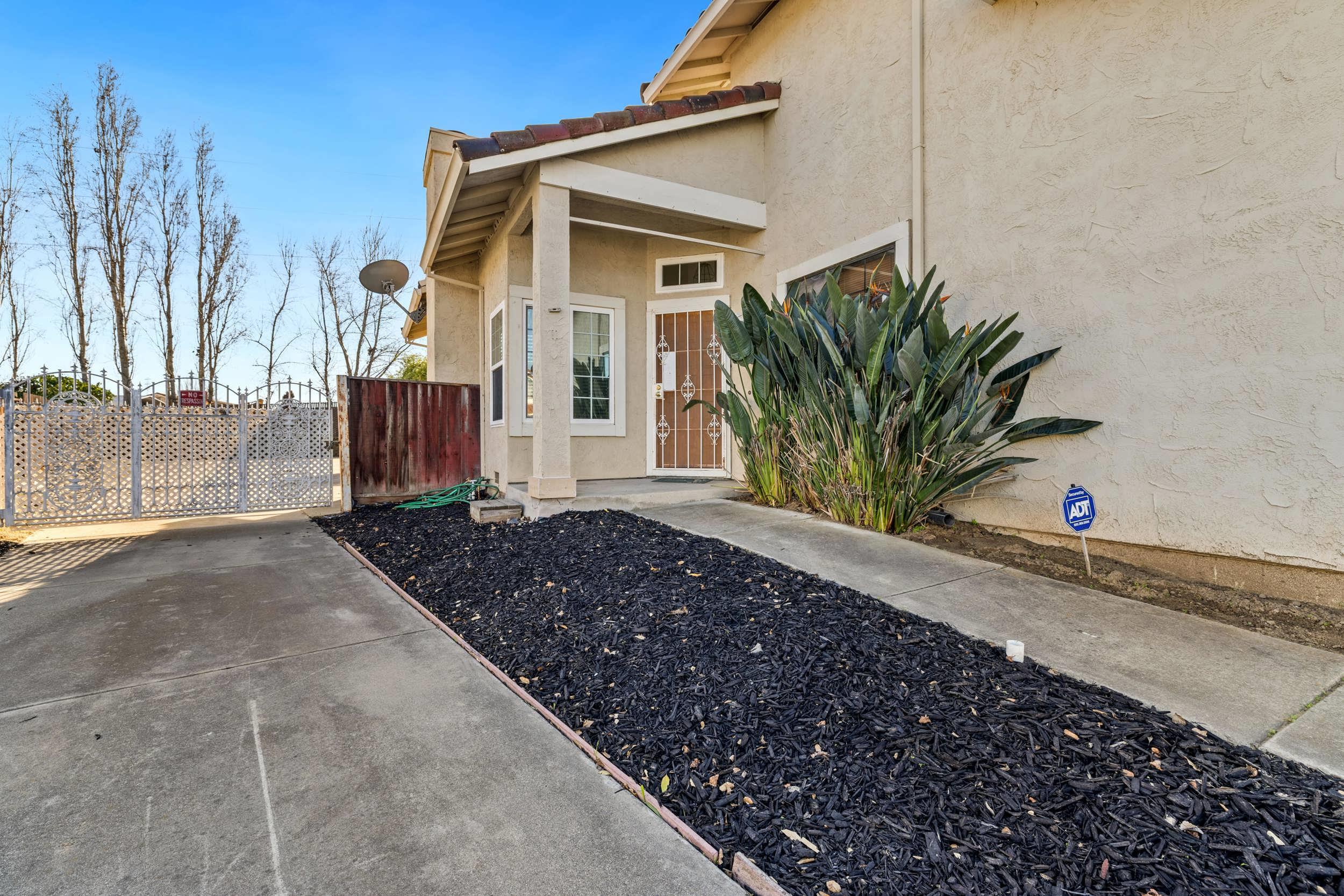 Detail Gallery Image 3 of 40 For 2832 Filbert St, Antioch,  CA 94509 - 3 Beds | 2/1 Baths