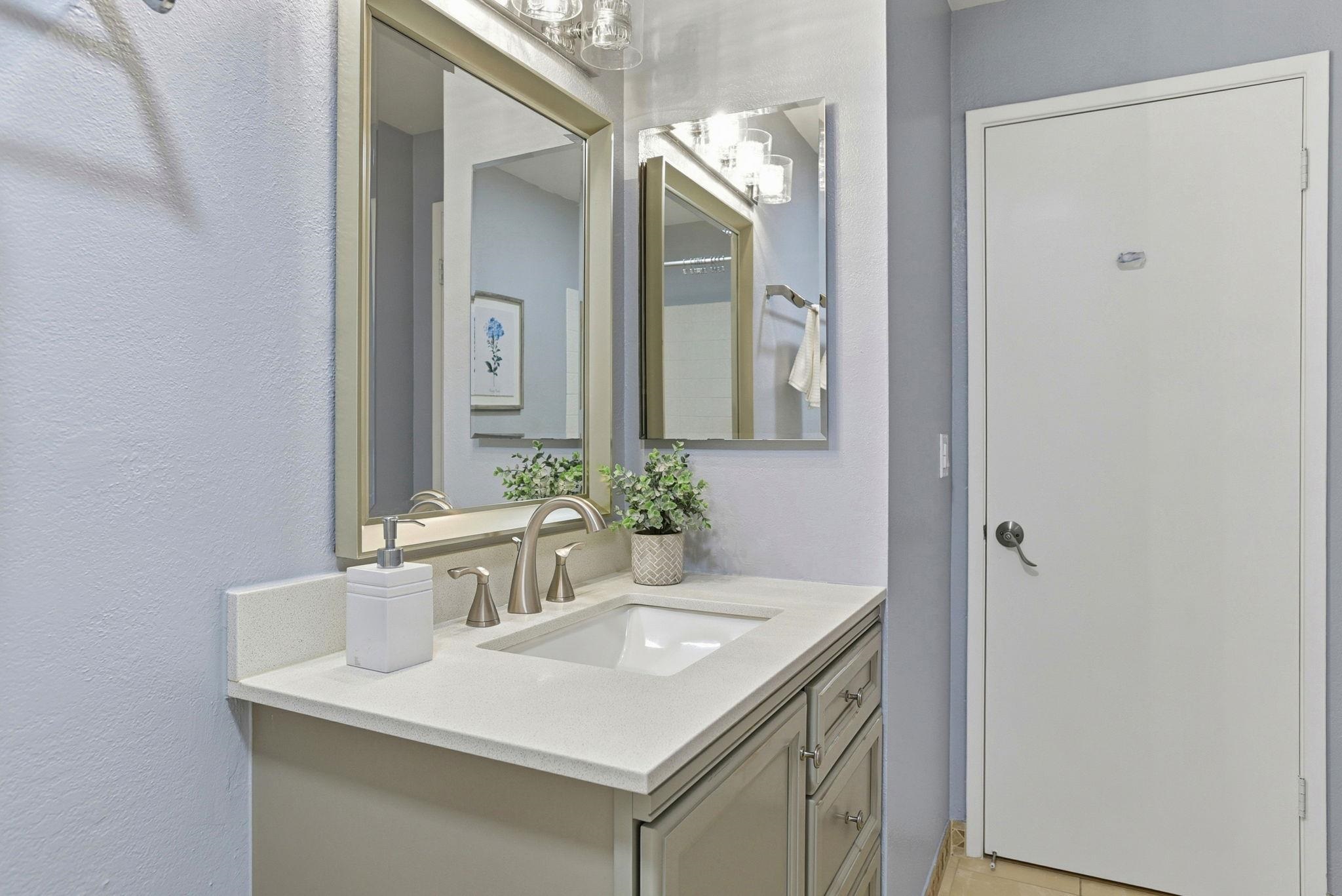 Detail Gallery Image 26 of 39 For 1685 Bayridge Way #208,  San Mateo,  CA 94402 - 2 Beds | 2 Baths