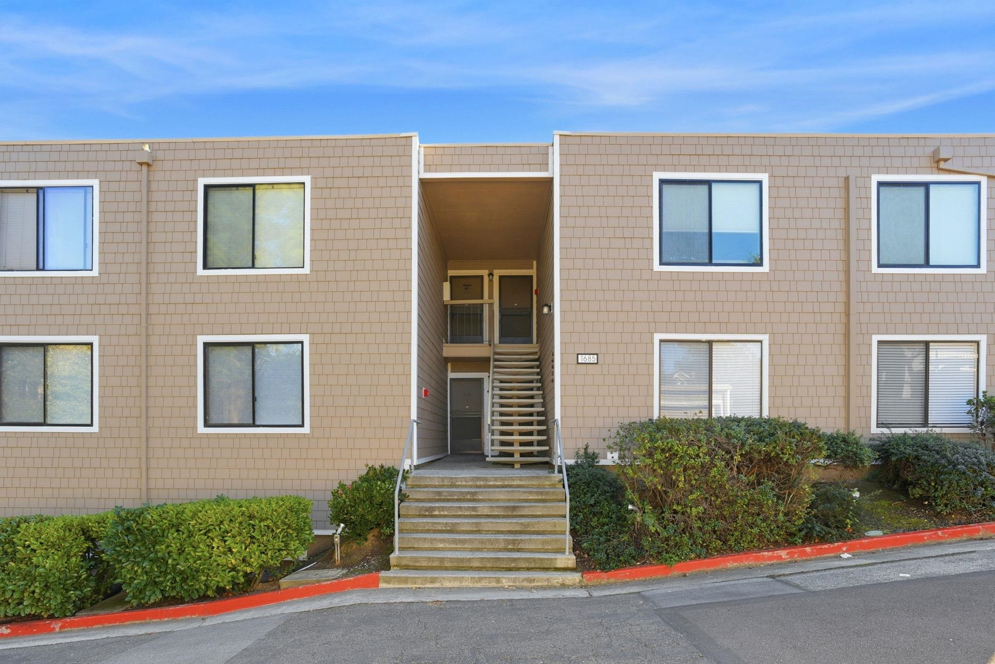 Detail Gallery Image 36 of 39 For 1685 Bayridge Way #208,  San Mateo,  CA 94402 - 2 Beds | 2 Baths