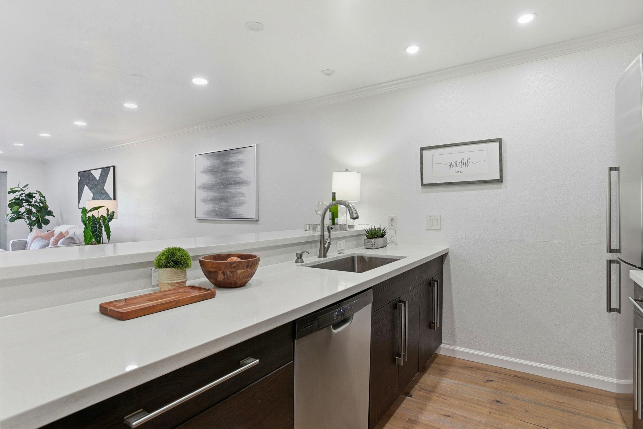 Detail Gallery Image 7 of 39 For 1685 Bayridge Way #208,  San Mateo,  CA 94402 - 2 Beds | 2 Baths