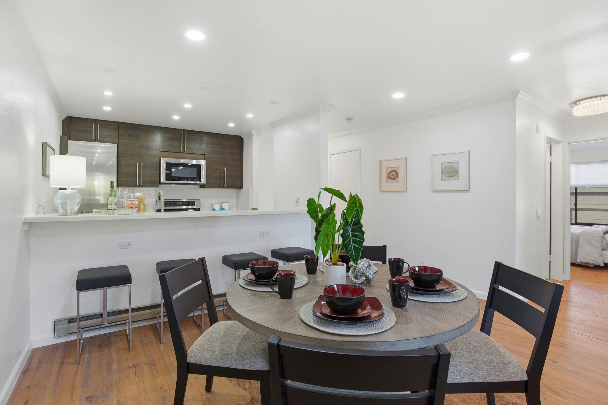 Detail Gallery Image 10 of 39 For 1685 Bayridge Way #208,  San Mateo,  CA 94402 - 2 Beds | 2 Baths