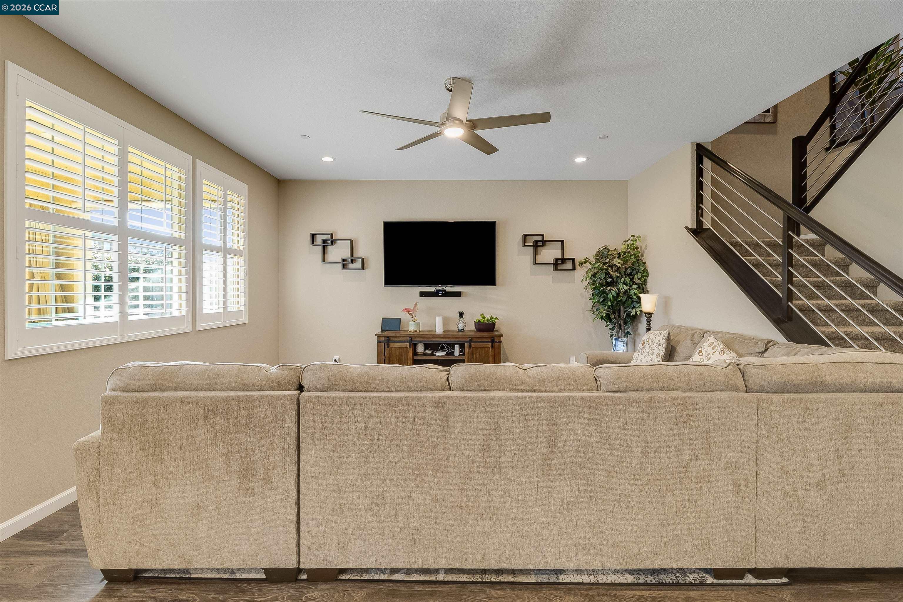 Detail Gallery Image 12 of 58 For 515 W Cherry St, Dixon,  CA 95620 - 4 Beds | 2/1 Baths