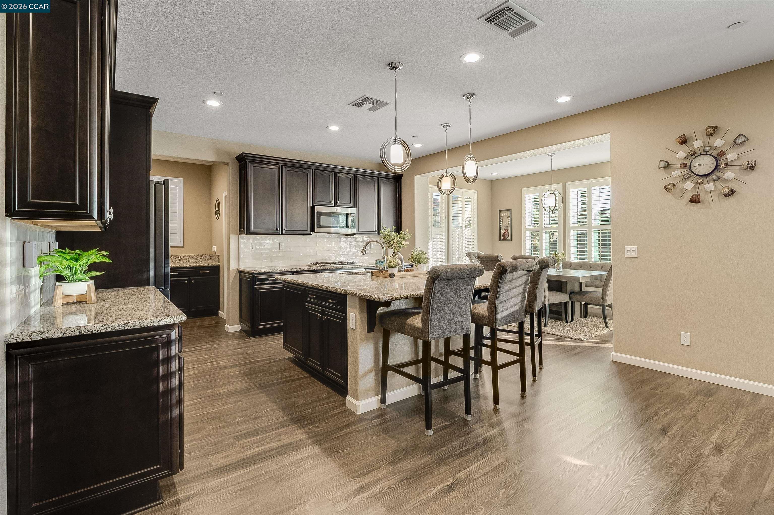 Detail Gallery Image 14 of 58 For 515 W Cherry St, Dixon,  CA 95620 - 4 Beds | 2/1 Baths