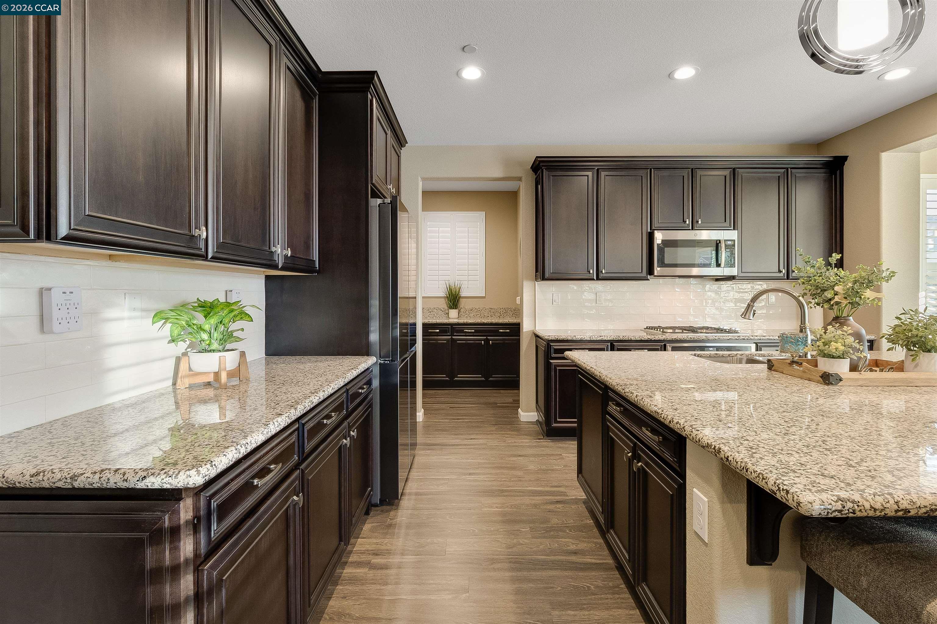 Detail Gallery Image 15 of 58 For 515 W Cherry St, Dixon,  CA 95620 - 4 Beds | 2/1 Baths