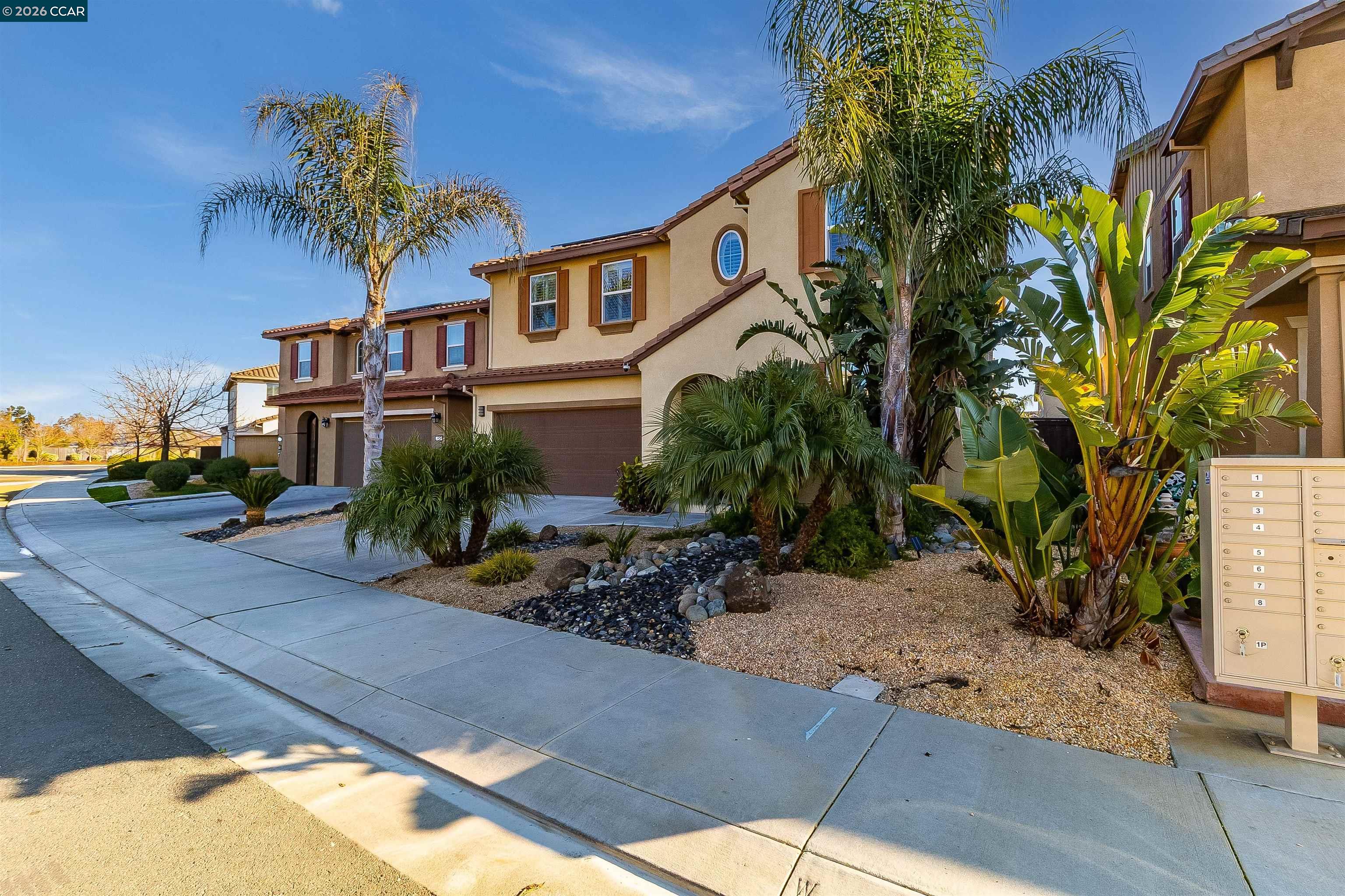 Detail Gallery Image 5 of 58 For 515 W Cherry St, Dixon,  CA 95620 - 4 Beds | 2/1 Baths