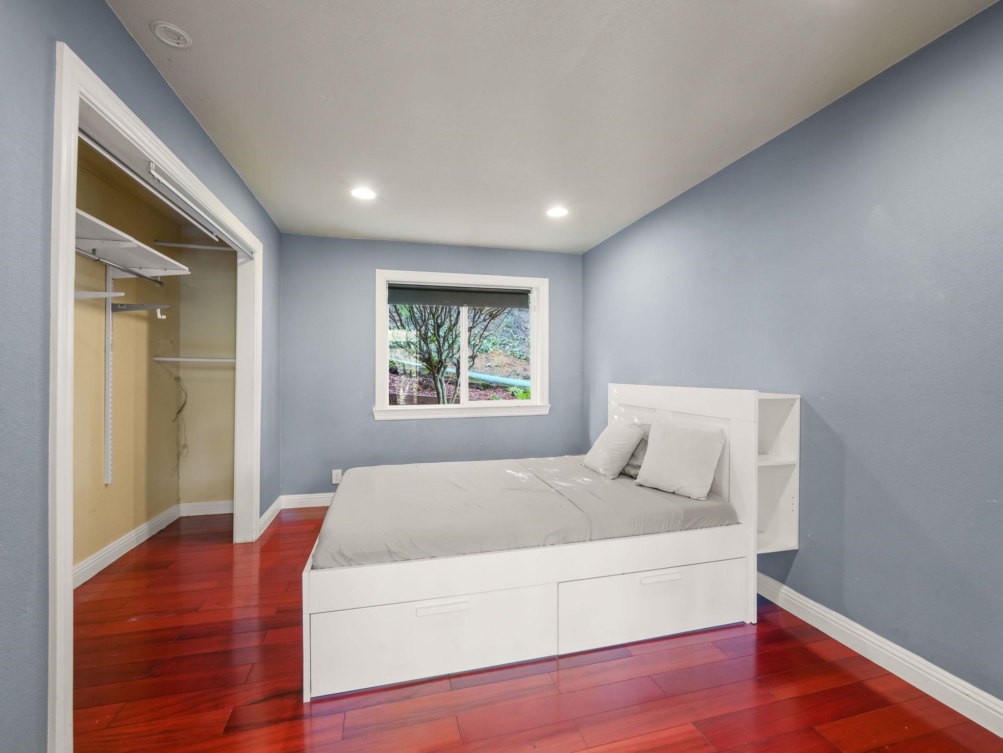 Detail Gallery Image 11 of 48 For 6208 Oakdale Ave, Oakland,  CA 94605 - 4 Beds | 3 Baths