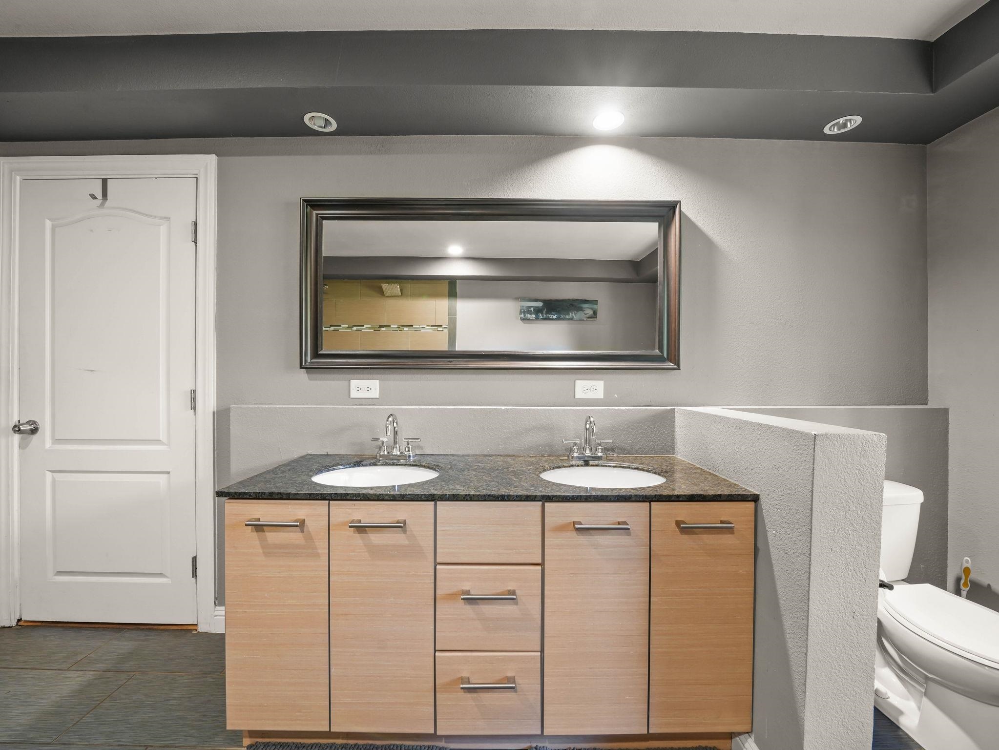 Detail Gallery Image 19 of 48 For 6208 Oakdale Ave, Oakland,  CA 94605 - 4 Beds | 3 Baths