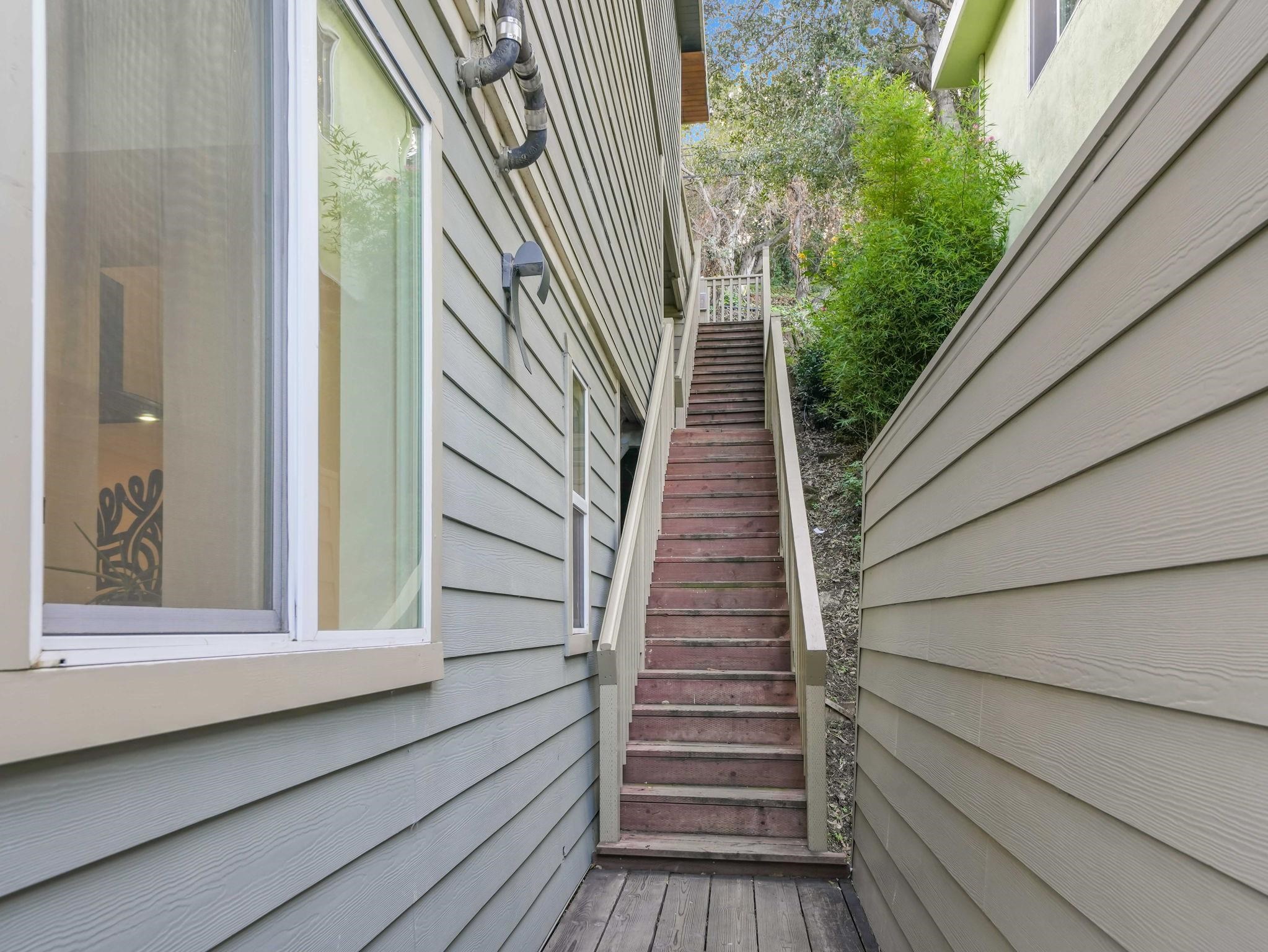 Detail Gallery Image 24 of 48 For 6208 Oakdale Ave, Oakland,  CA 94605 - 4 Beds | 3 Baths