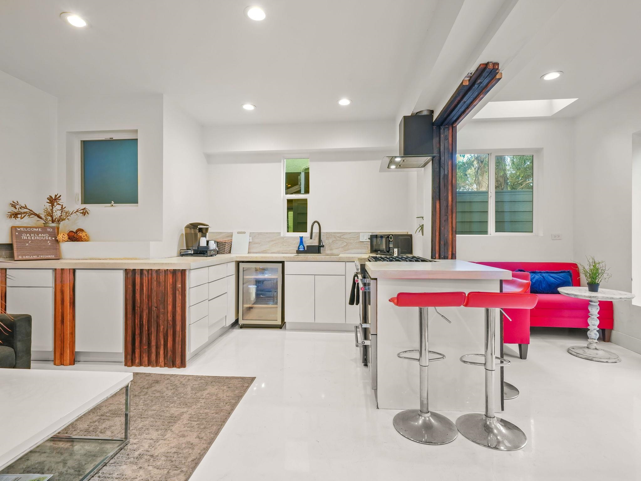 Detail Gallery Image 28 of 48 For 6208 Oakdale Ave, Oakland,  CA 94605 - 4 Beds | 3 Baths