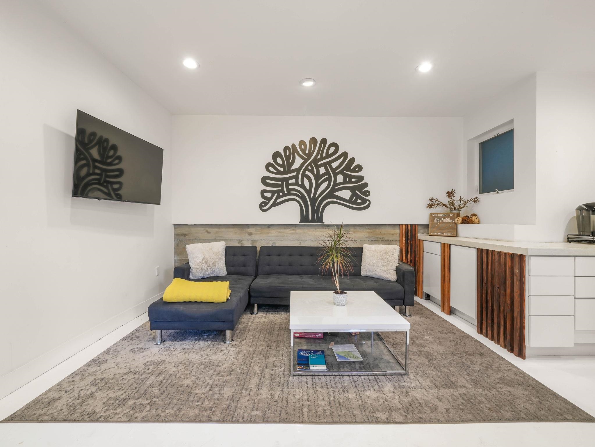 Detail Gallery Image 31 of 48 For 6208 Oakdale Ave, Oakland,  CA 94605 - 4 Beds | 3 Baths