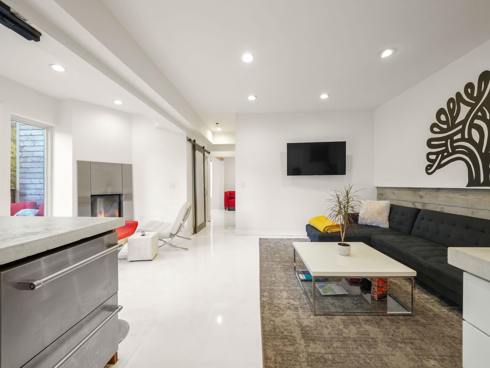 Detail Gallery Image 32 of 48 For 6208 Oakdale Ave, Oakland,  CA 94605 - 4 Beds | 3 Baths