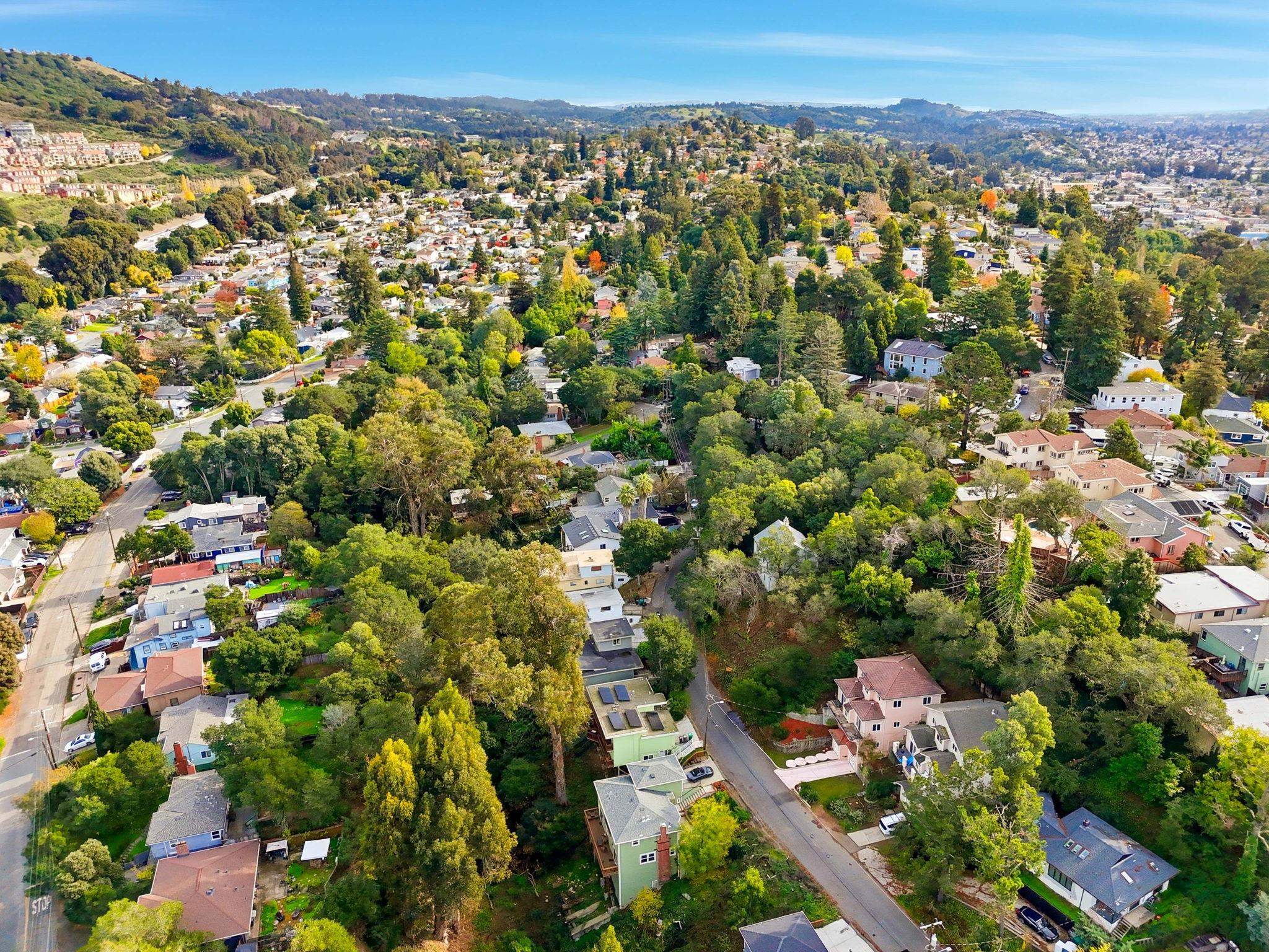 Detail Gallery Image 47 of 48 For 6208 Oakdale Ave, Oakland,  CA 94605 - 4 Beds | 3 Baths