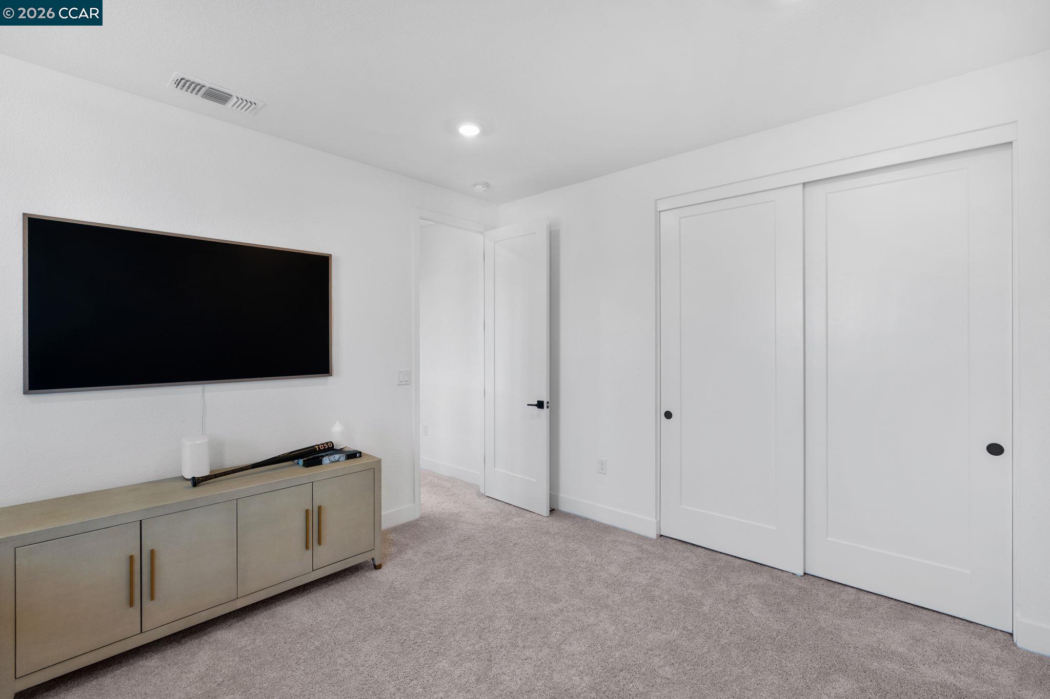 Detail Gallery Image 31 of 58 For 2529 Lake Club Dr, Fairfield,  CA 94533 - 4 Beds | 3/1 Baths