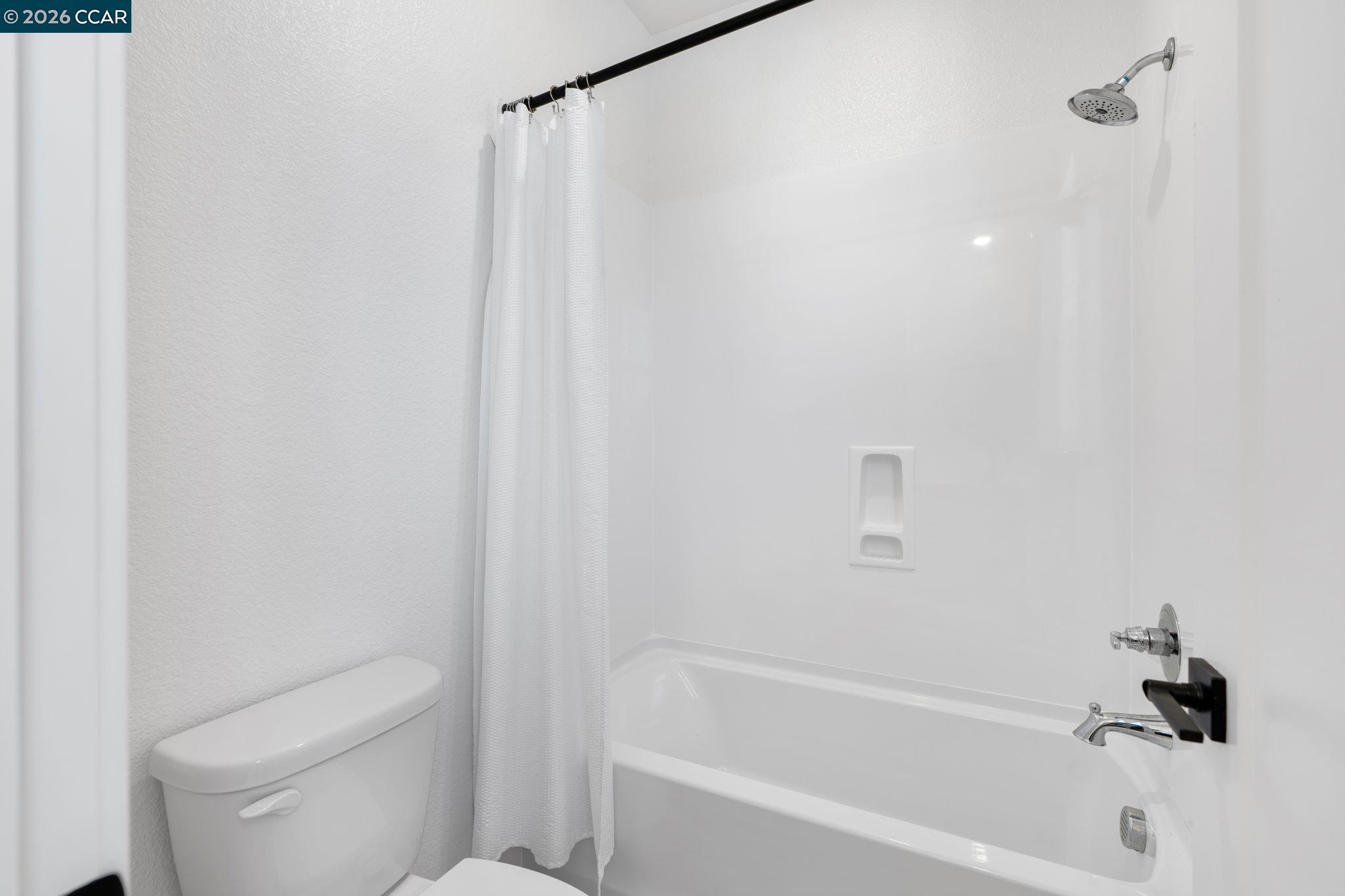 Detail Gallery Image 38 of 58 For 2529 Lake Club Dr, Fairfield,  CA 94533 - 4 Beds | 3/1 Baths