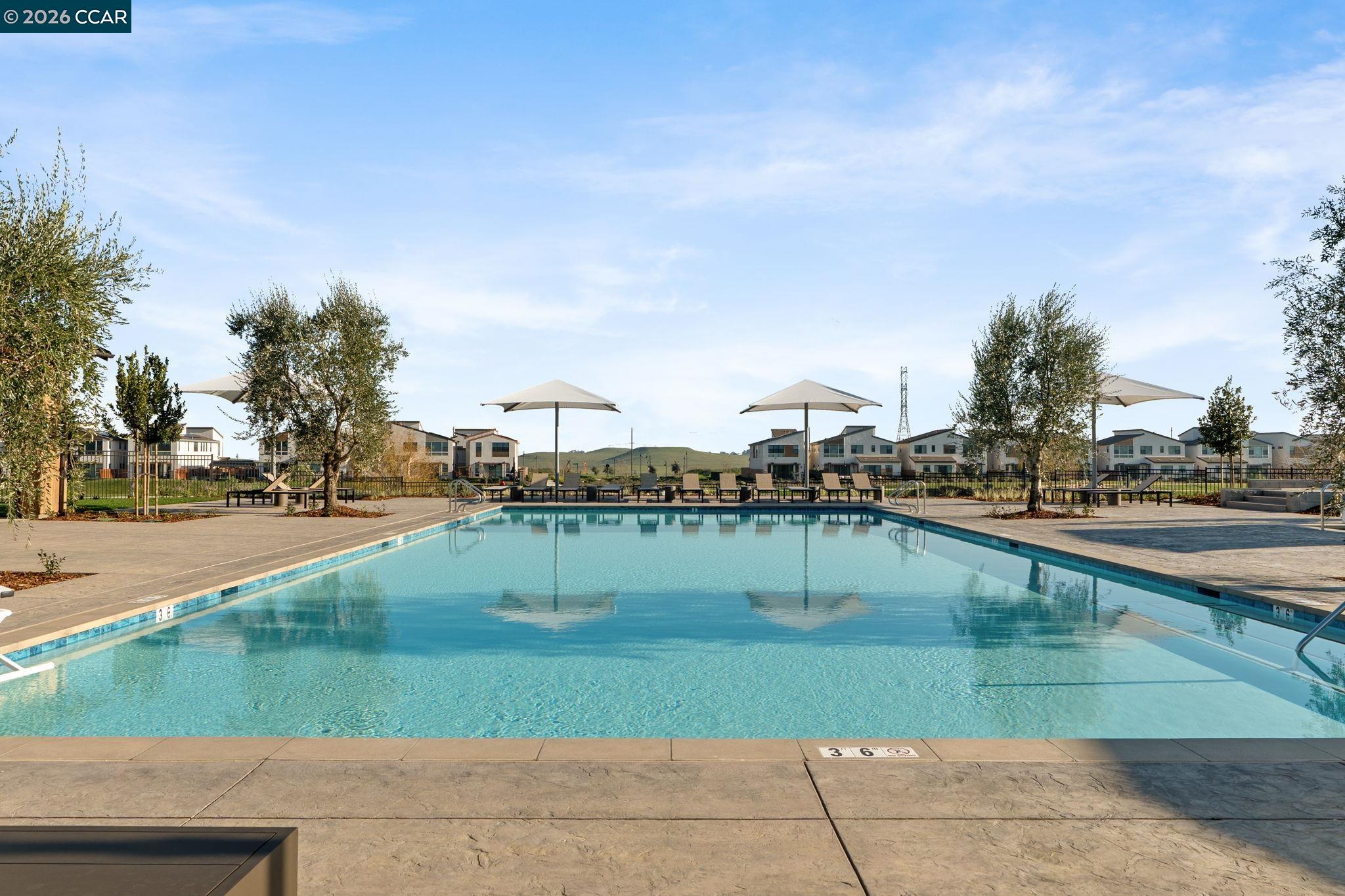 Detail Gallery Image 43 of 58 For 2529 Lake Club Dr, Fairfield,  CA 94533 - 4 Beds | 3/1 Baths