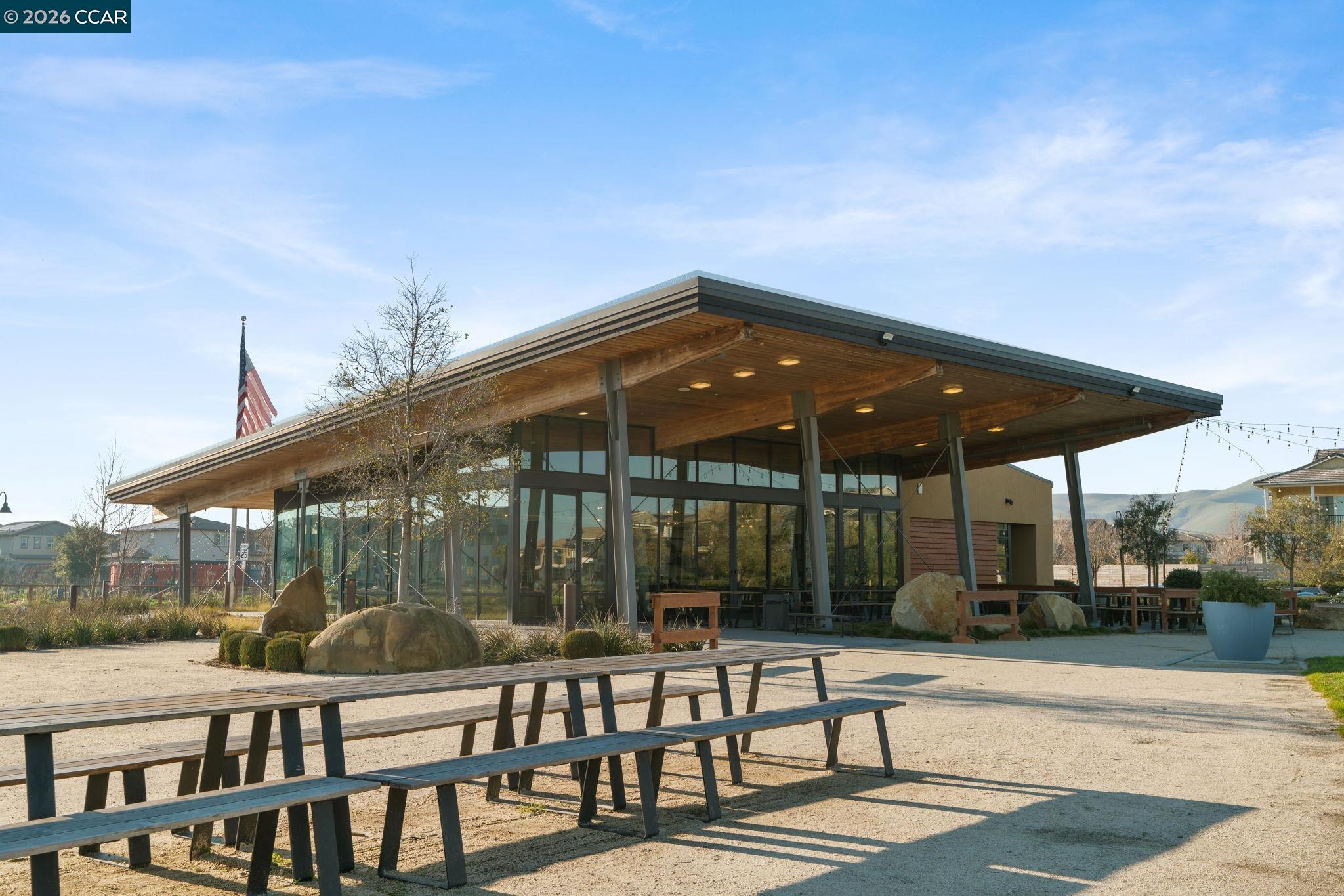 Detail Gallery Image 52 of 58 For 2529 Lake Club Dr, Fairfield,  CA 94533 - 4 Beds | 3/1 Baths