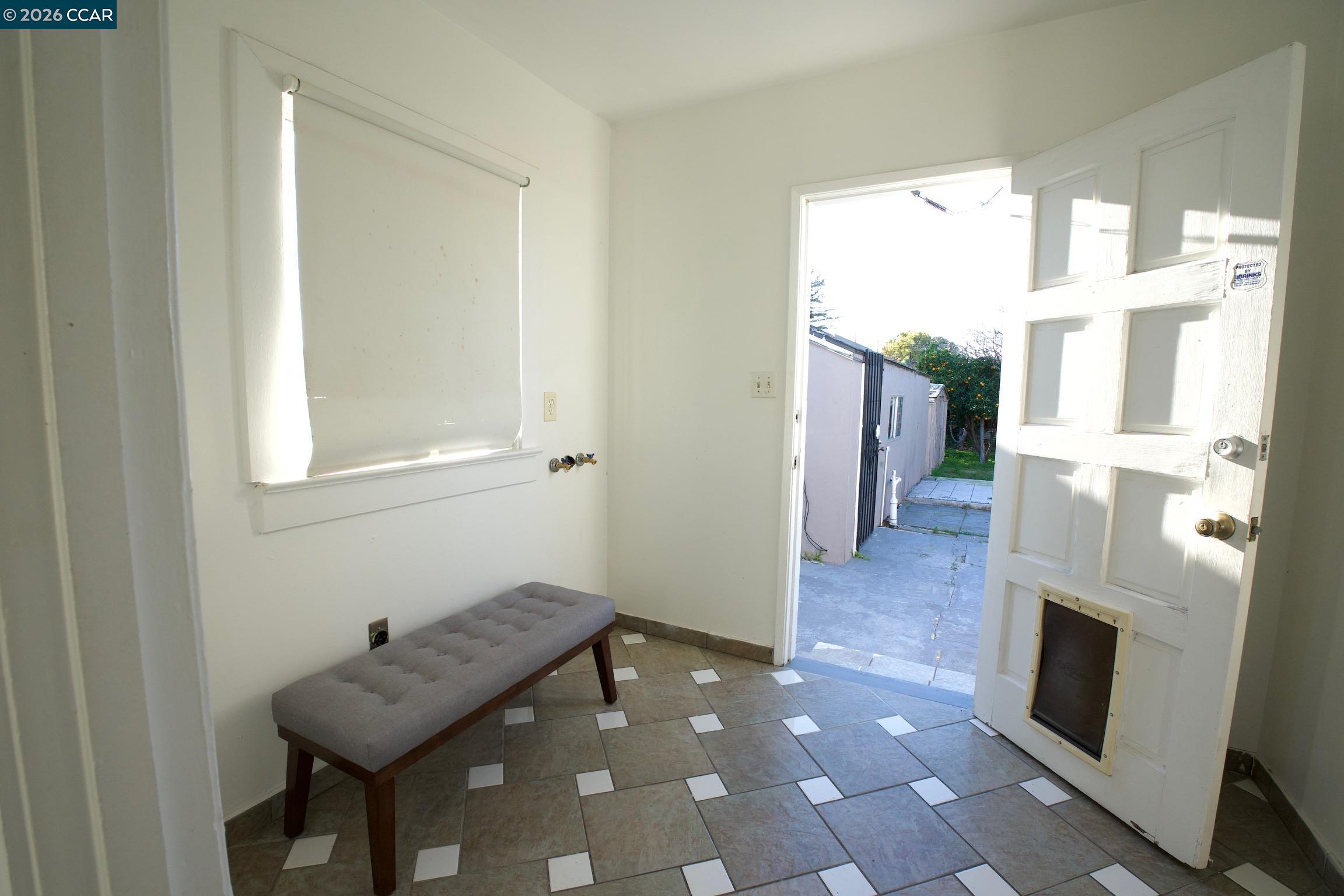 Detail Gallery Image 11 of 28 For 1625 Thrush Ave, San Leandro,  CA 94578 - 2 Beds | 2 Baths