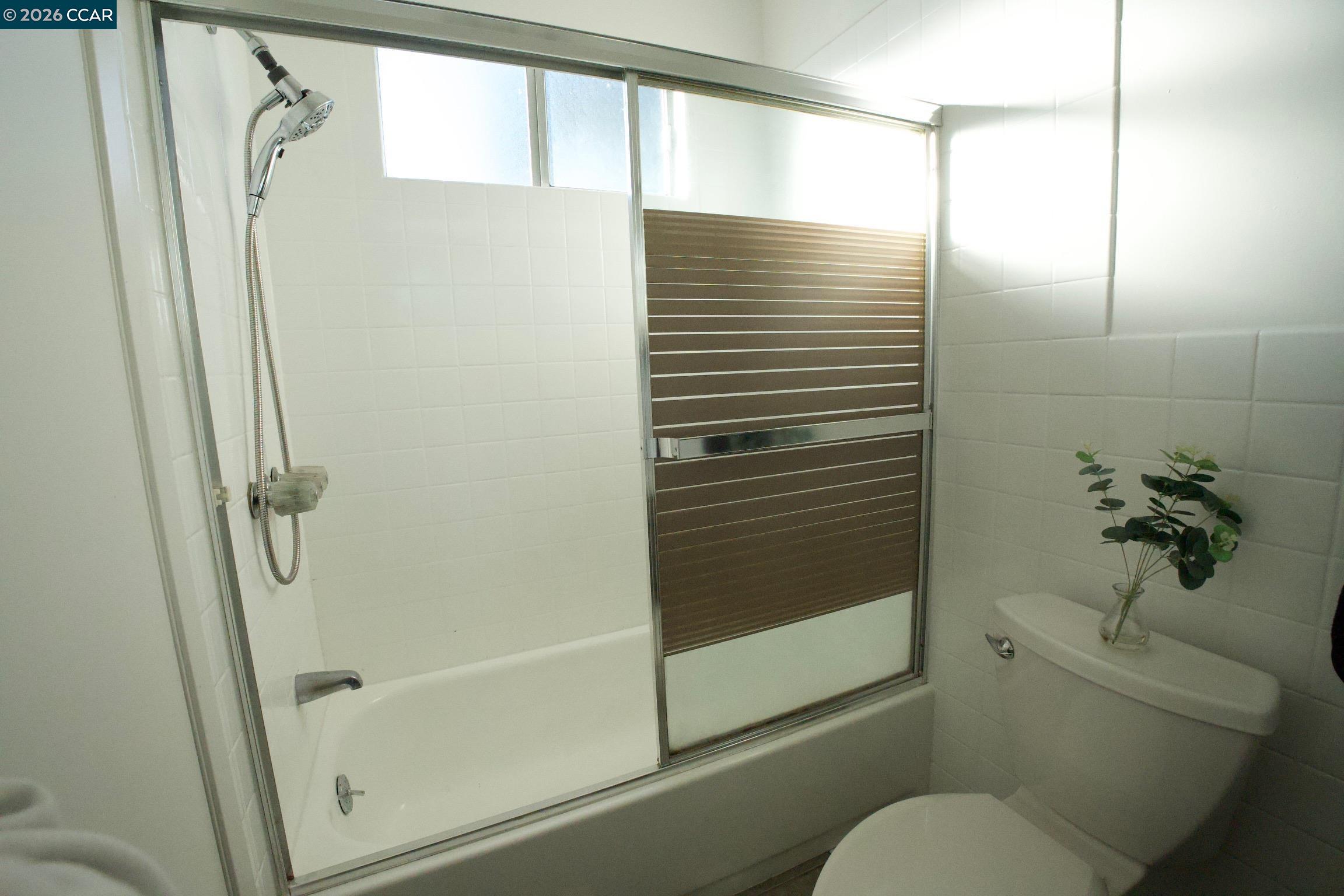 Detail Gallery Image 14 of 28 For 1625 Thrush Ave, San Leandro,  CA 94578 - 2 Beds | 2 Baths