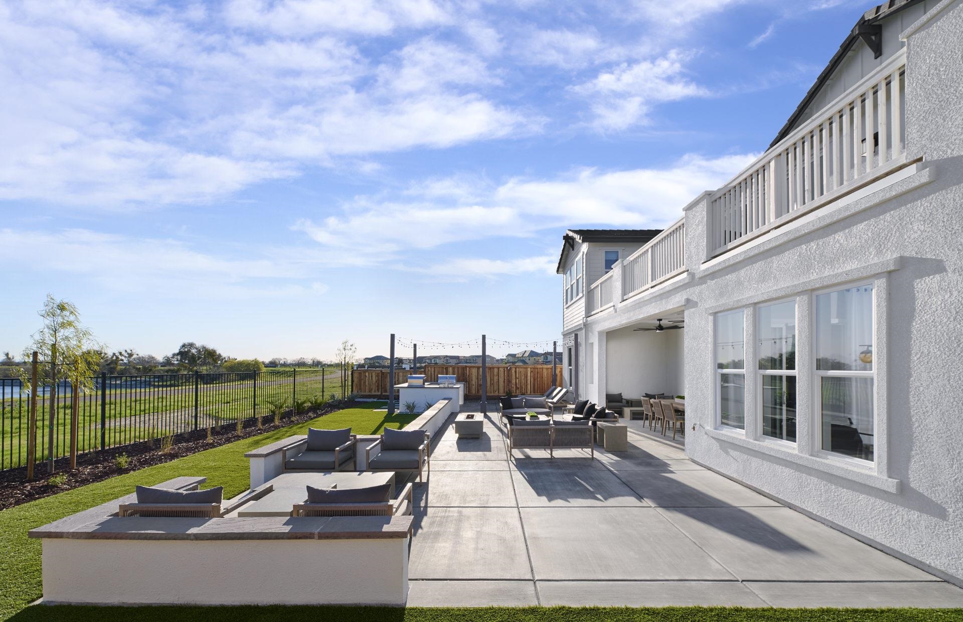 Detail Gallery Image 2 of 14 For 18756 Back Bay Drive, Lathrop,  CA 95330 - 6 Beds | 6/1 Baths