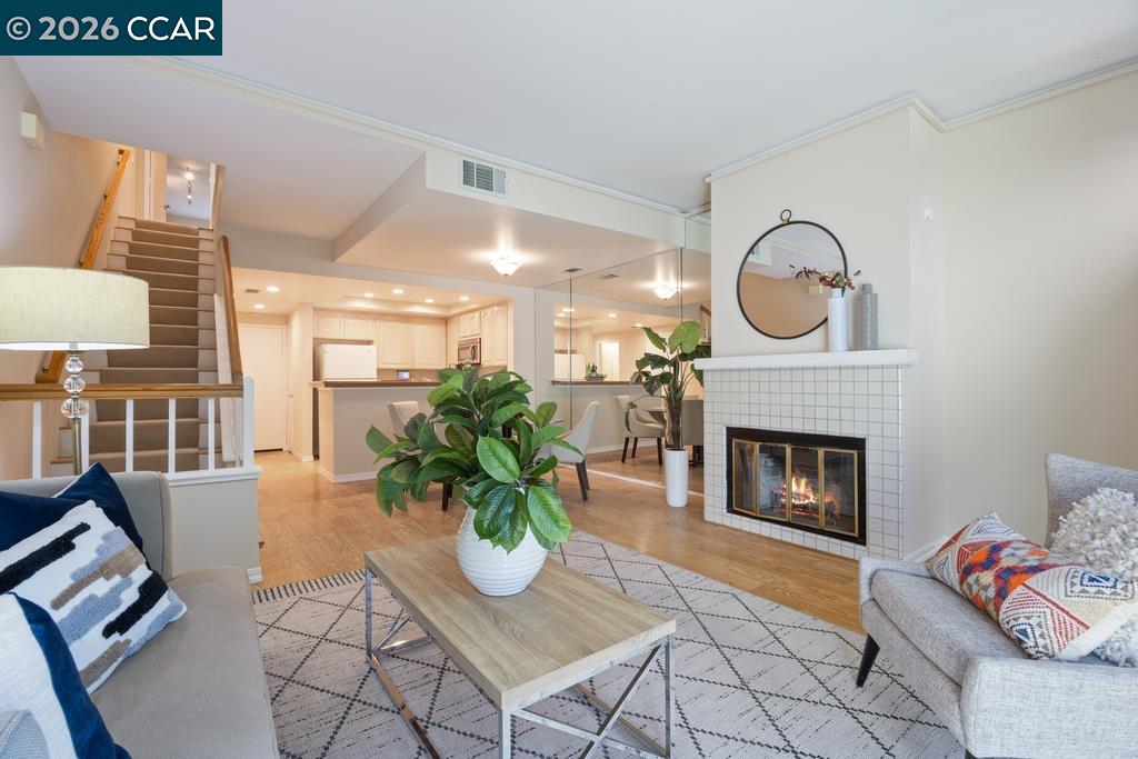 Photo #4: 41121027 Listing: Photo #4