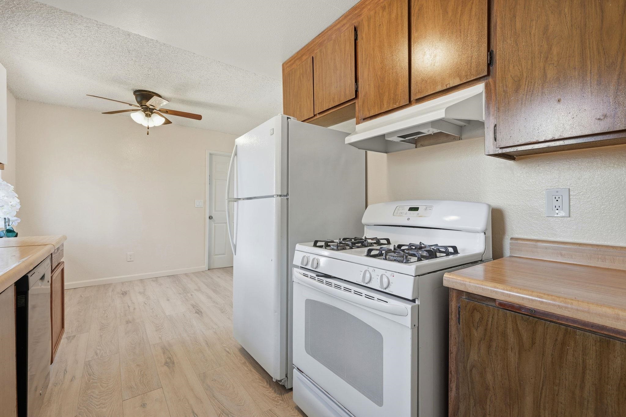 Detail Gallery Image 8 of 31 For 1157 School St, Suisun City,  CA 94585 - 3 Beds | 1 Baths