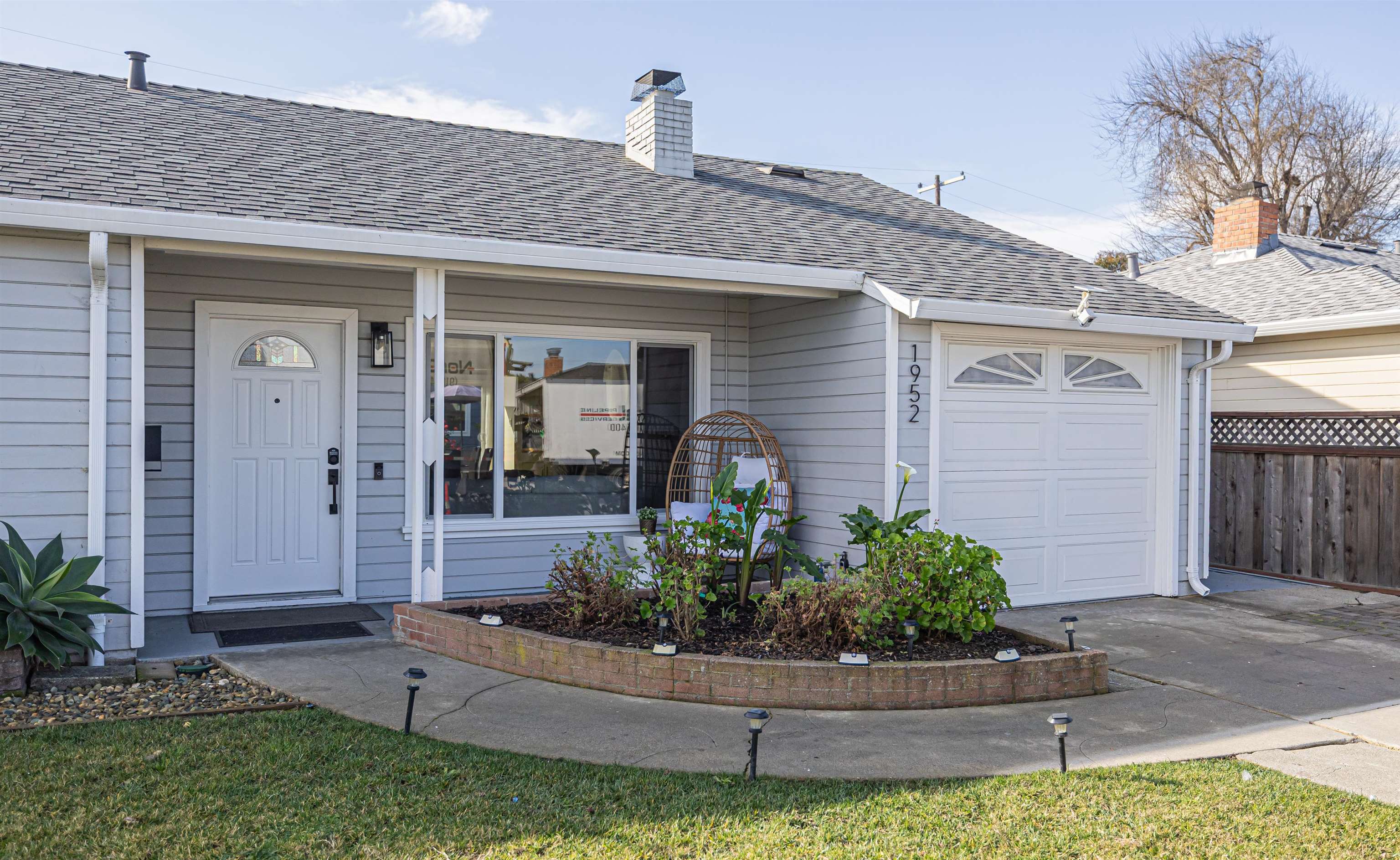 Detail Gallery Image 2 of 22 For 1952 Shoreview Ave, San Mateo,  CA 94401 - 3 Beds | 1 Baths