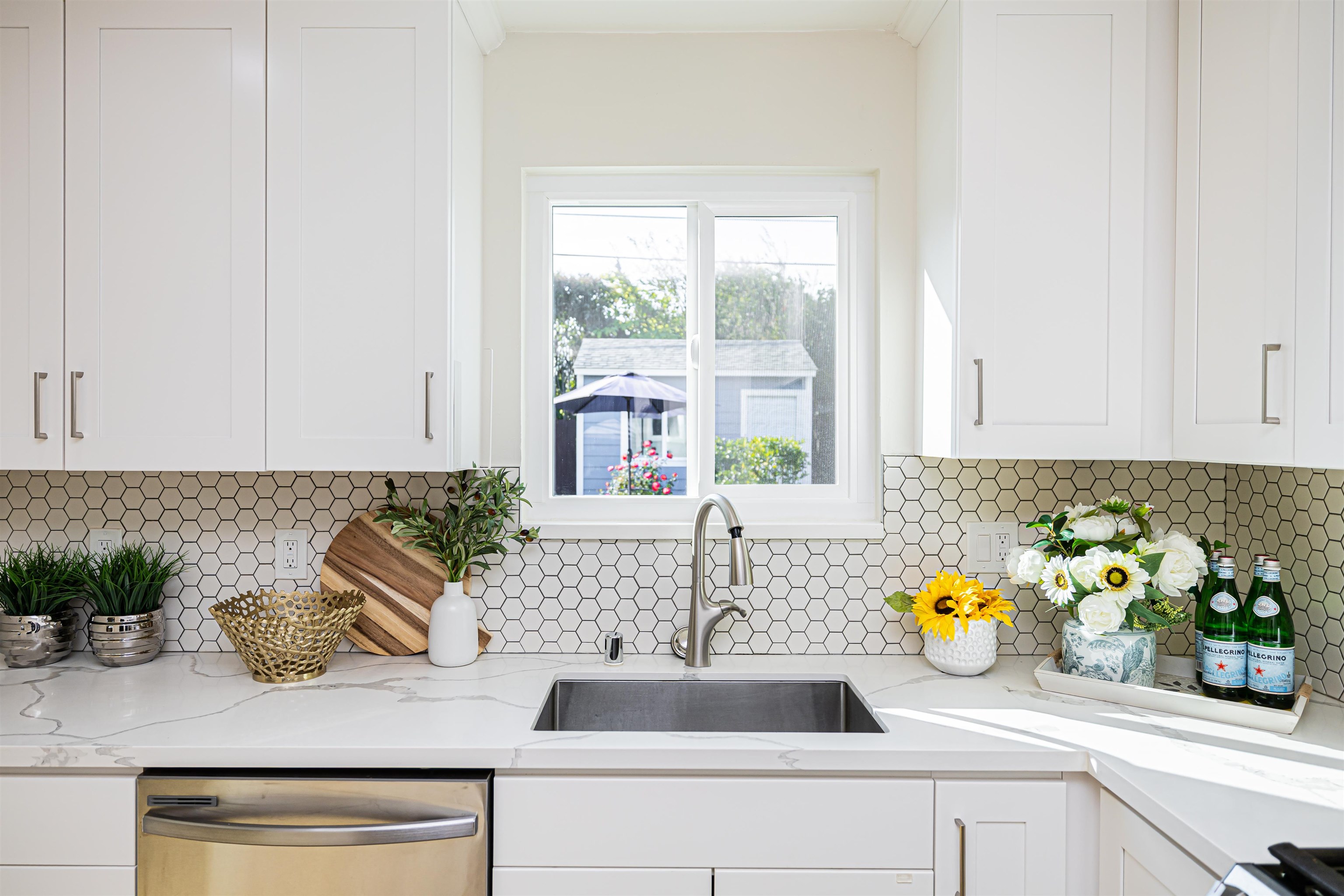 Detail Gallery Image 13 of 22 For 1952 Shoreview Ave, San Mateo,  CA 94401 - 3 Beds | 1 Baths