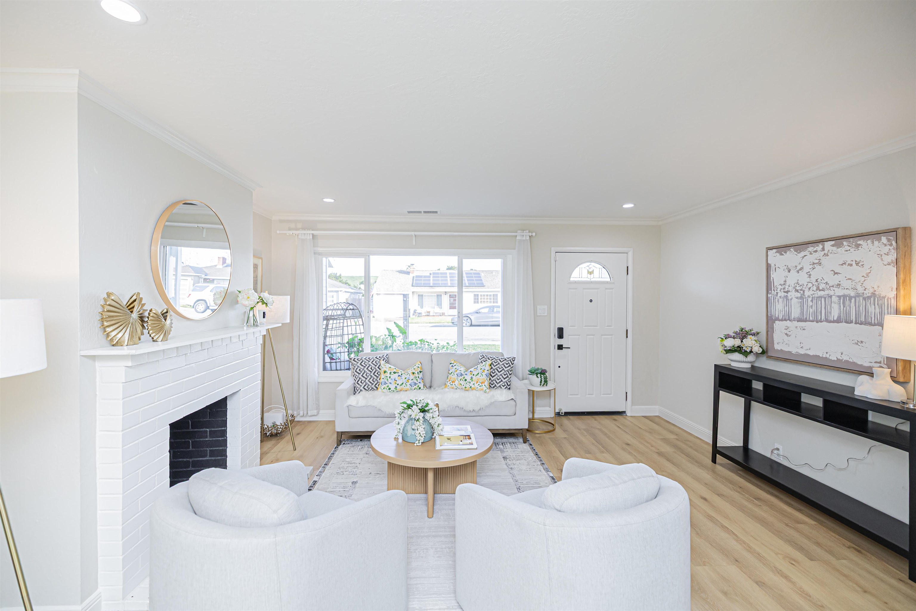 Detail Gallery Image 3 of 22 For 1952 Shoreview Ave, San Mateo,  CA 94401 - 3 Beds | 1 Baths