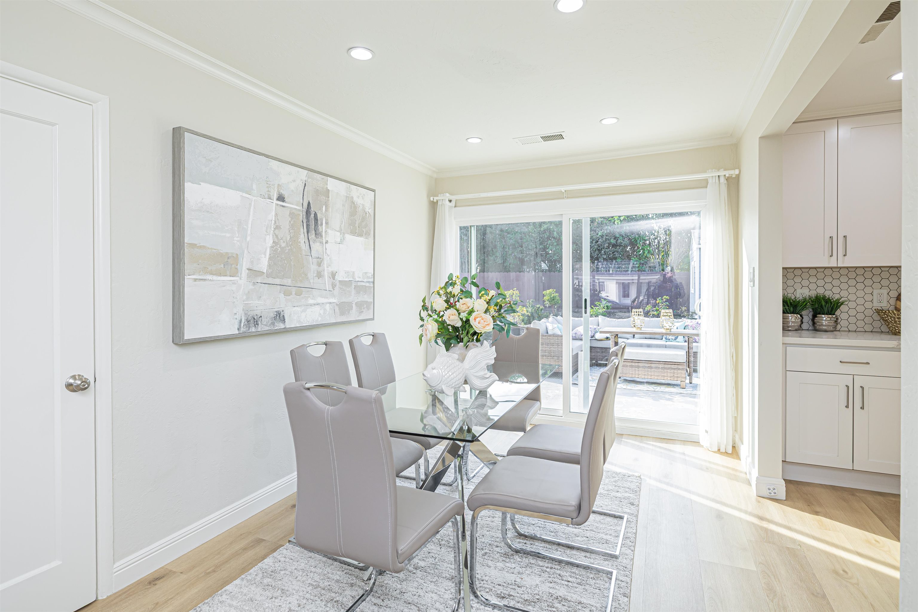 Detail Gallery Image 8 of 22 For 1952 Shoreview Ave, San Mateo,  CA 94401 - 3 Beds | 1 Baths