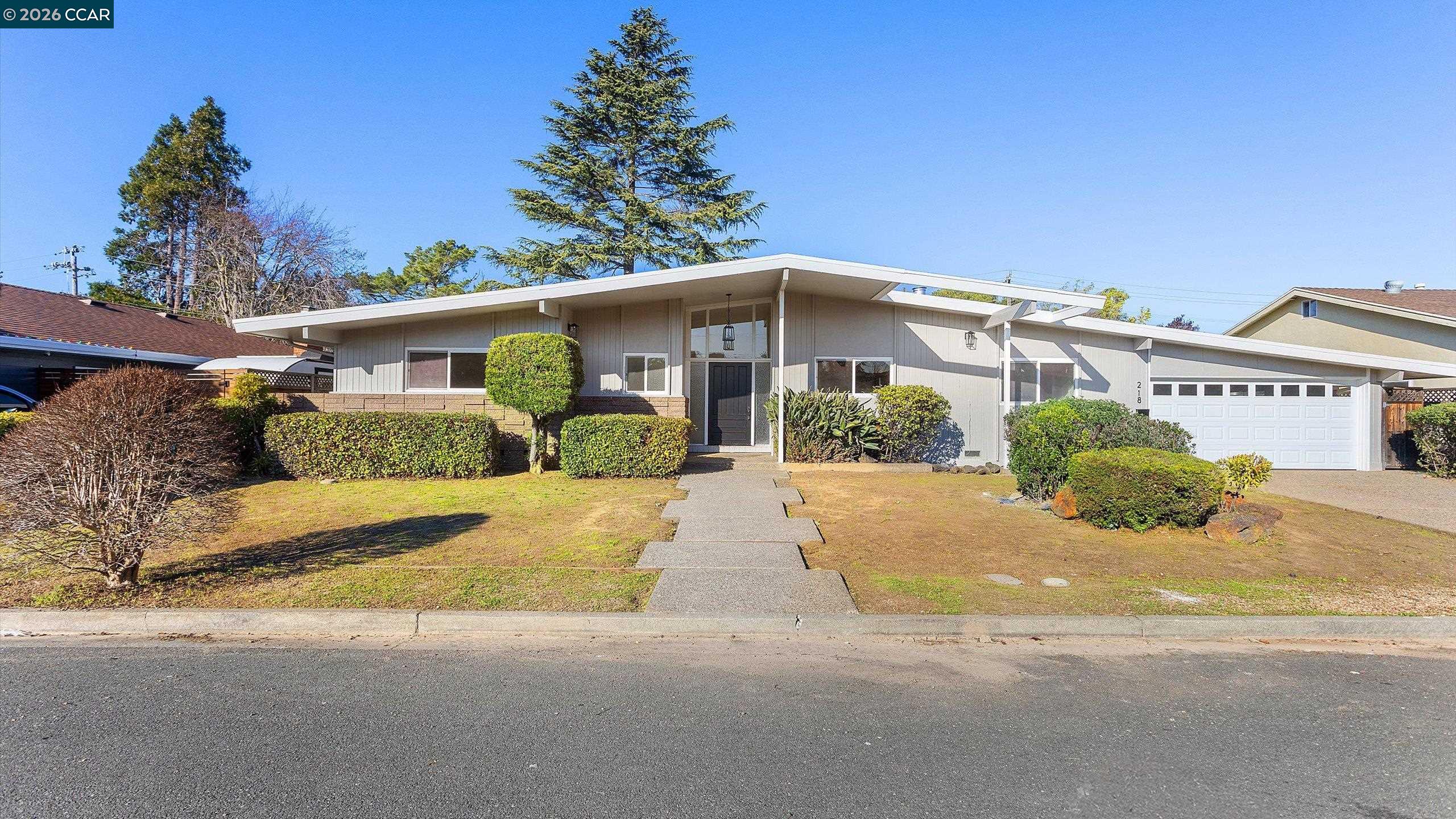 Detail Gallery Image 2 of 46 For 218 Franciscan Dr, Vallejo,  CA 94589 - 3 Beds | 2 Baths