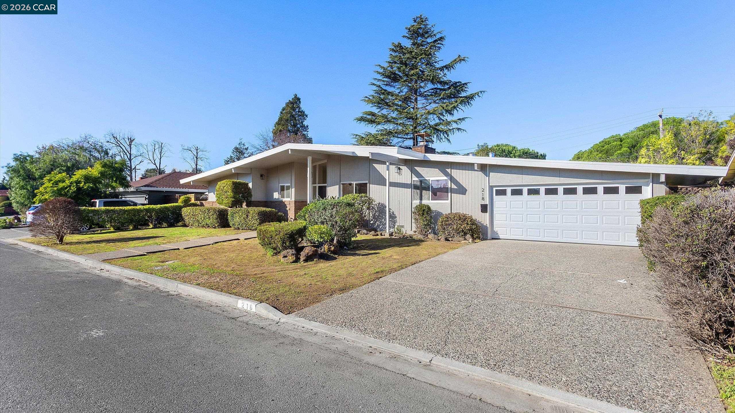 Detail Gallery Image 3 of 46 For 218 Franciscan Dr, Vallejo,  CA 94589 - 3 Beds | 2 Baths