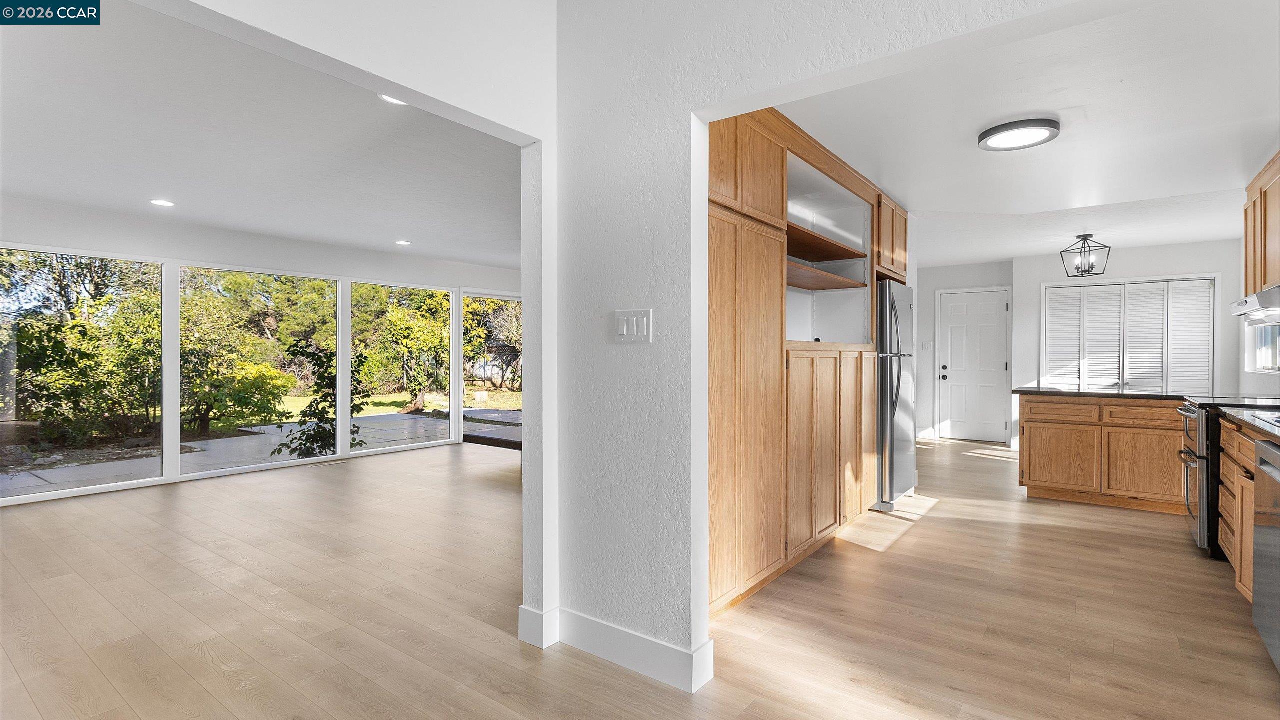 Detail Gallery Image 5 of 46 For 218 Franciscan Dr, Vallejo,  CA 94589 - 3 Beds | 2 Baths