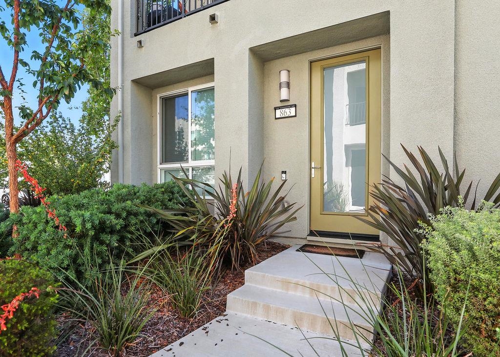 Detail Gallery Image 2 of 42 For 863 Lookout Street, Richmond,  CA 94804 - 3 Beds | 2/1 Baths