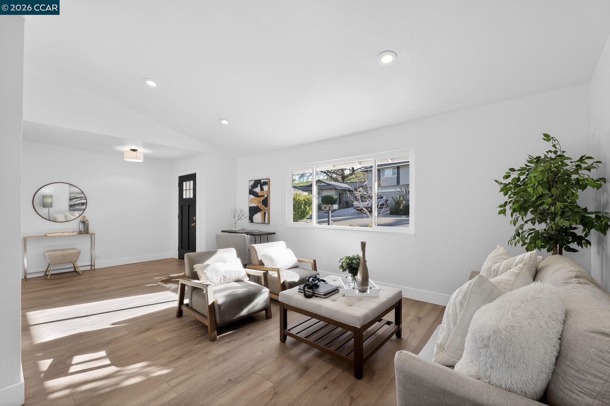 Detail Gallery Image 12 of 33 For 5465 Preston Court, Concord,  CA 94521 - 4 Beds | 2 Baths